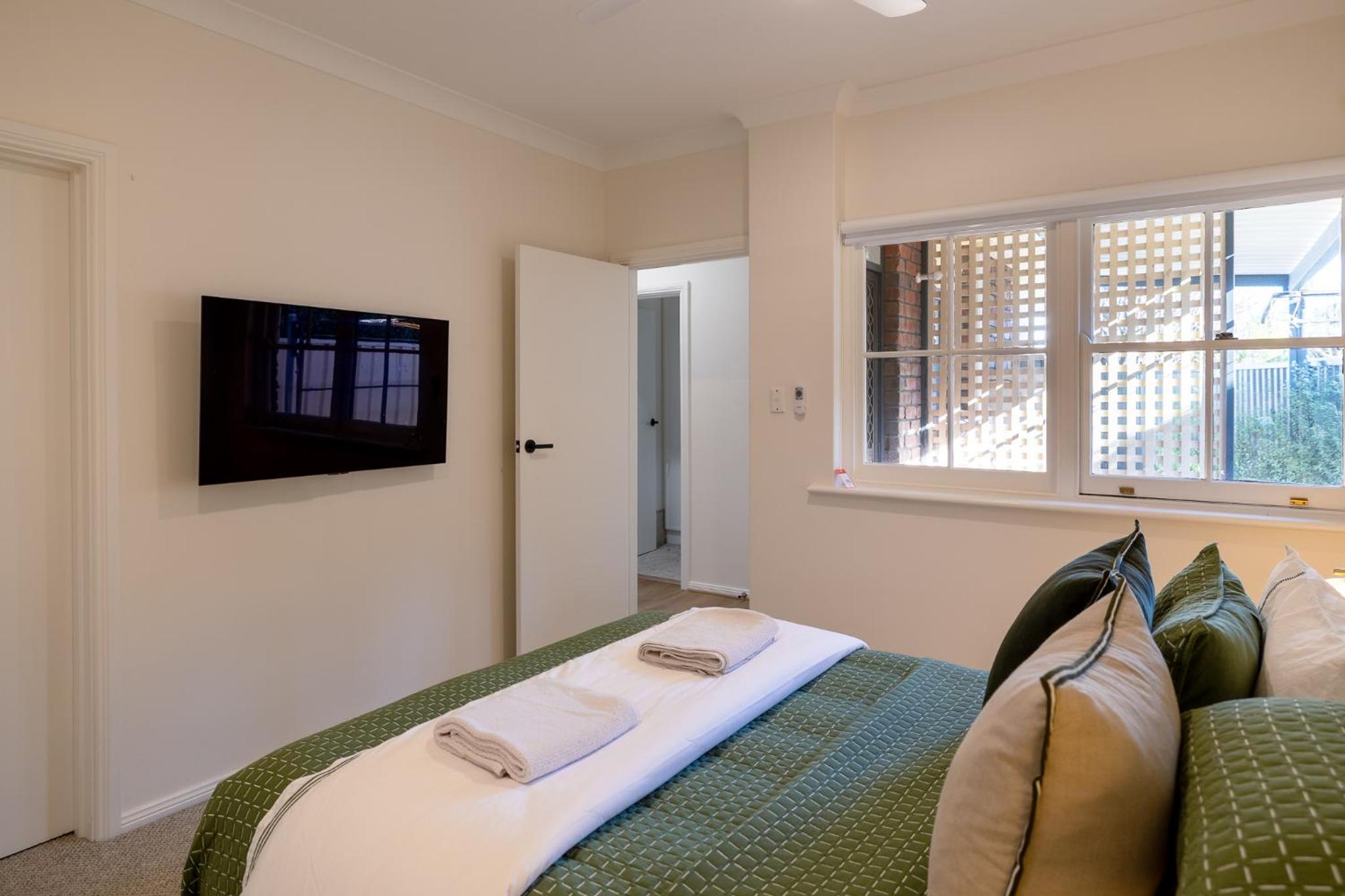 Two-Bedroom House photo 3