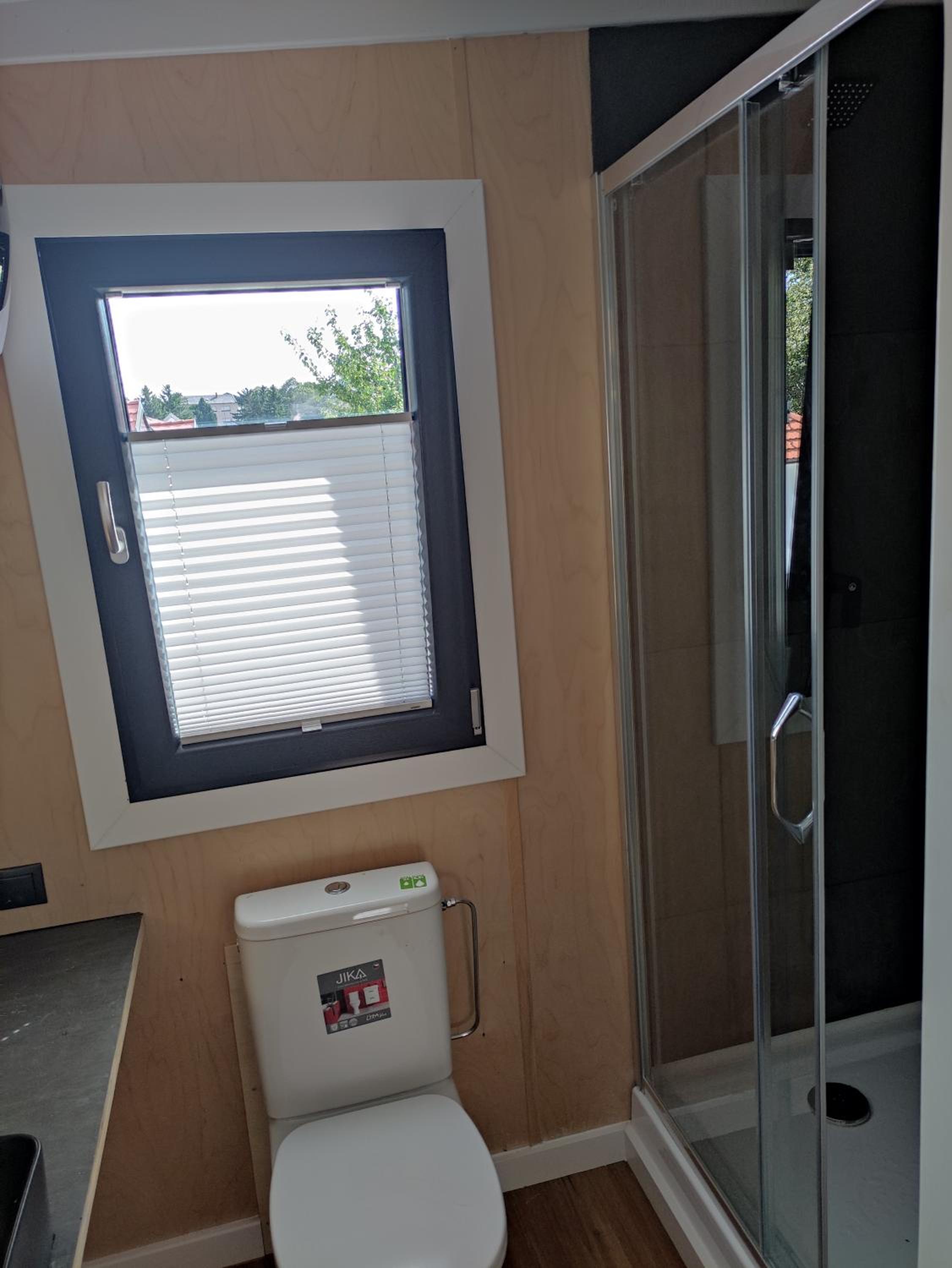 Mobile Home photo 3