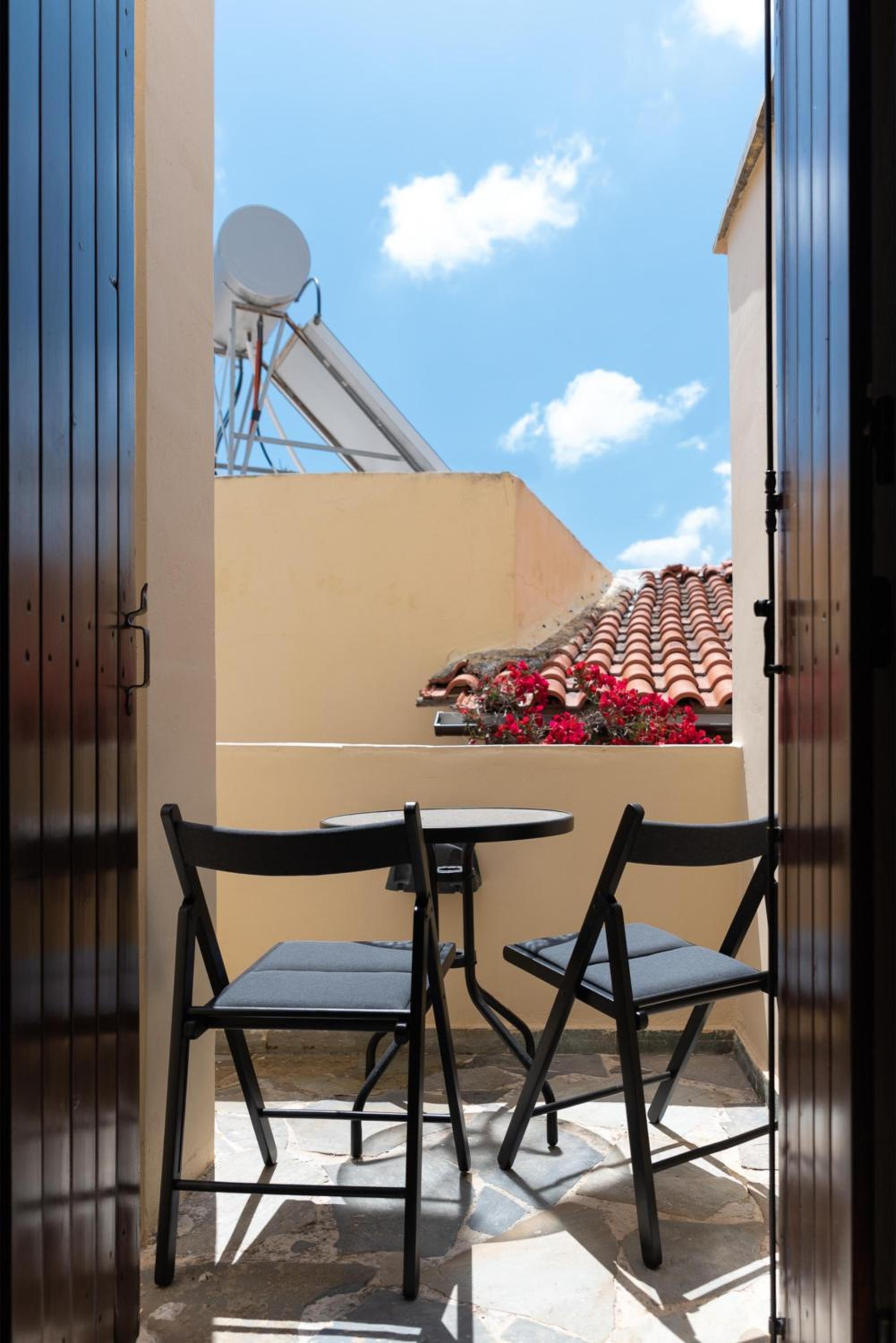 One Bedroom Standard Apartment (Tethys 1) photo 2