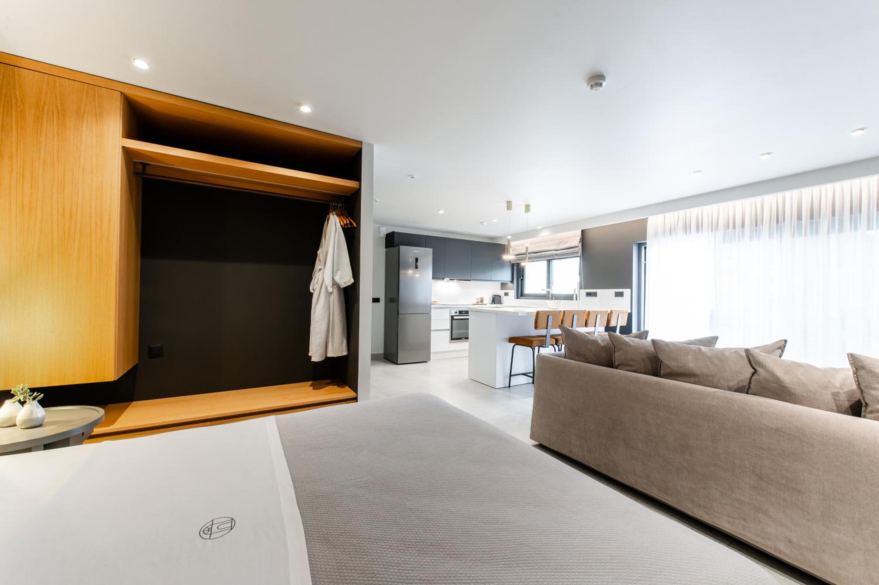 Suite with Terrace & Outdoor Jetted Tub - Photo 13
