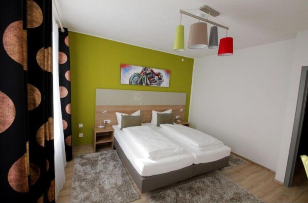 Large Double Room photo 1