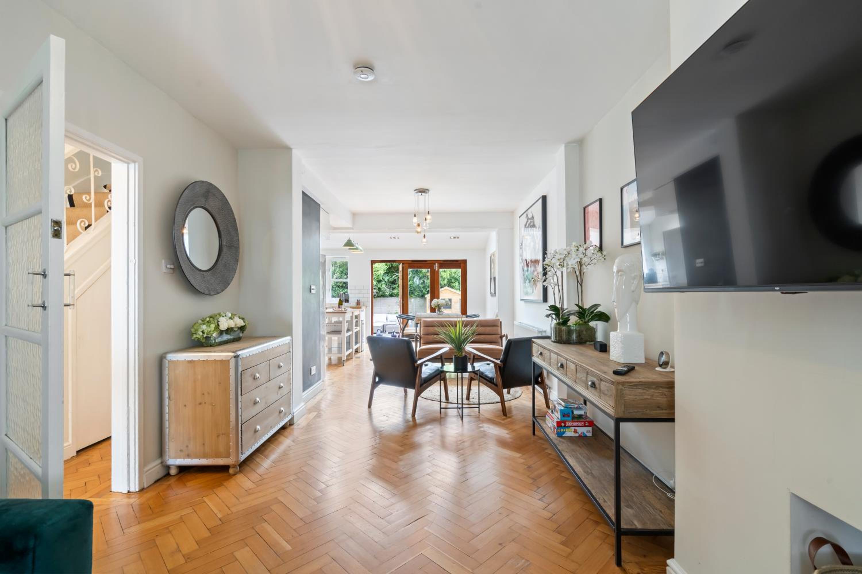 Three-Bedroom House photo 2
