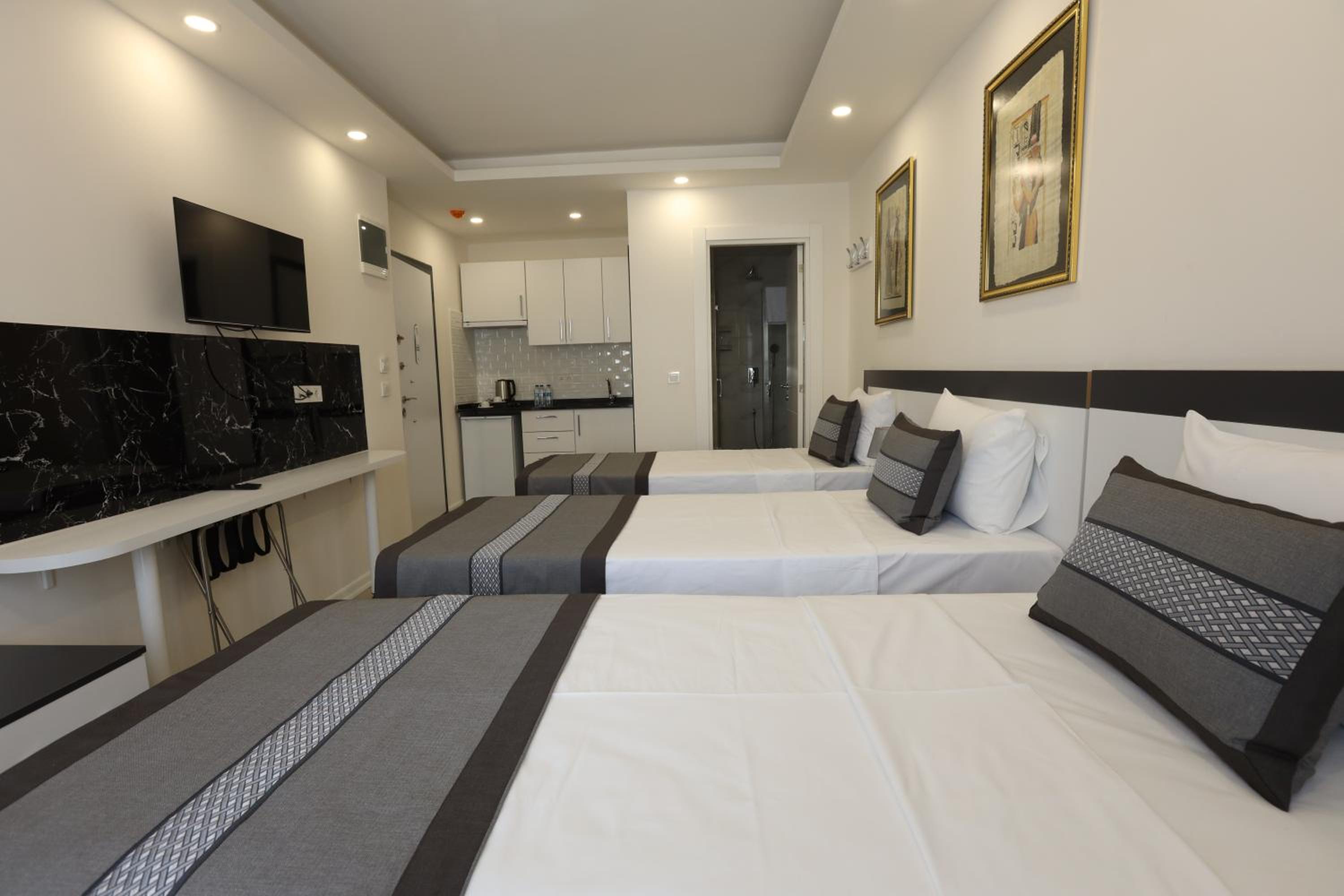 Comfort Triple Room photo 3