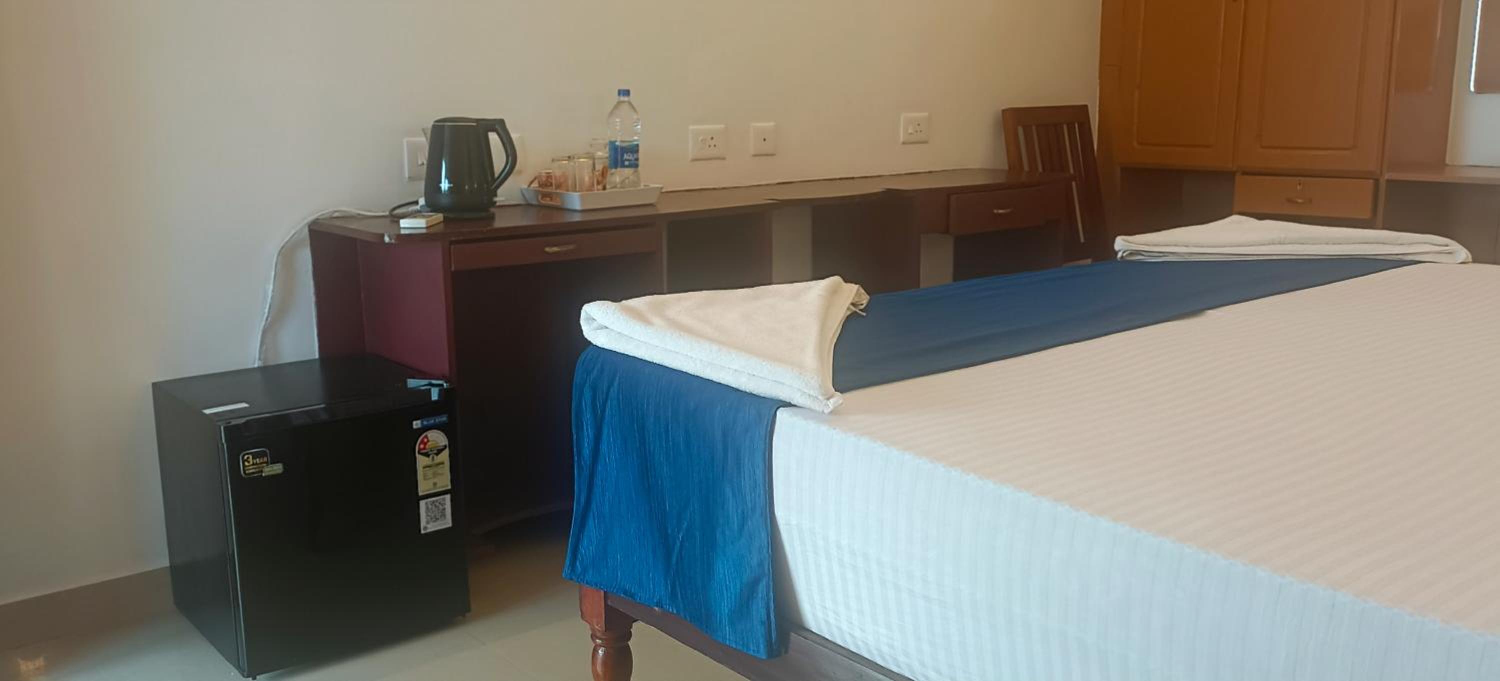 Double or Twin Room with Balcony photo 3