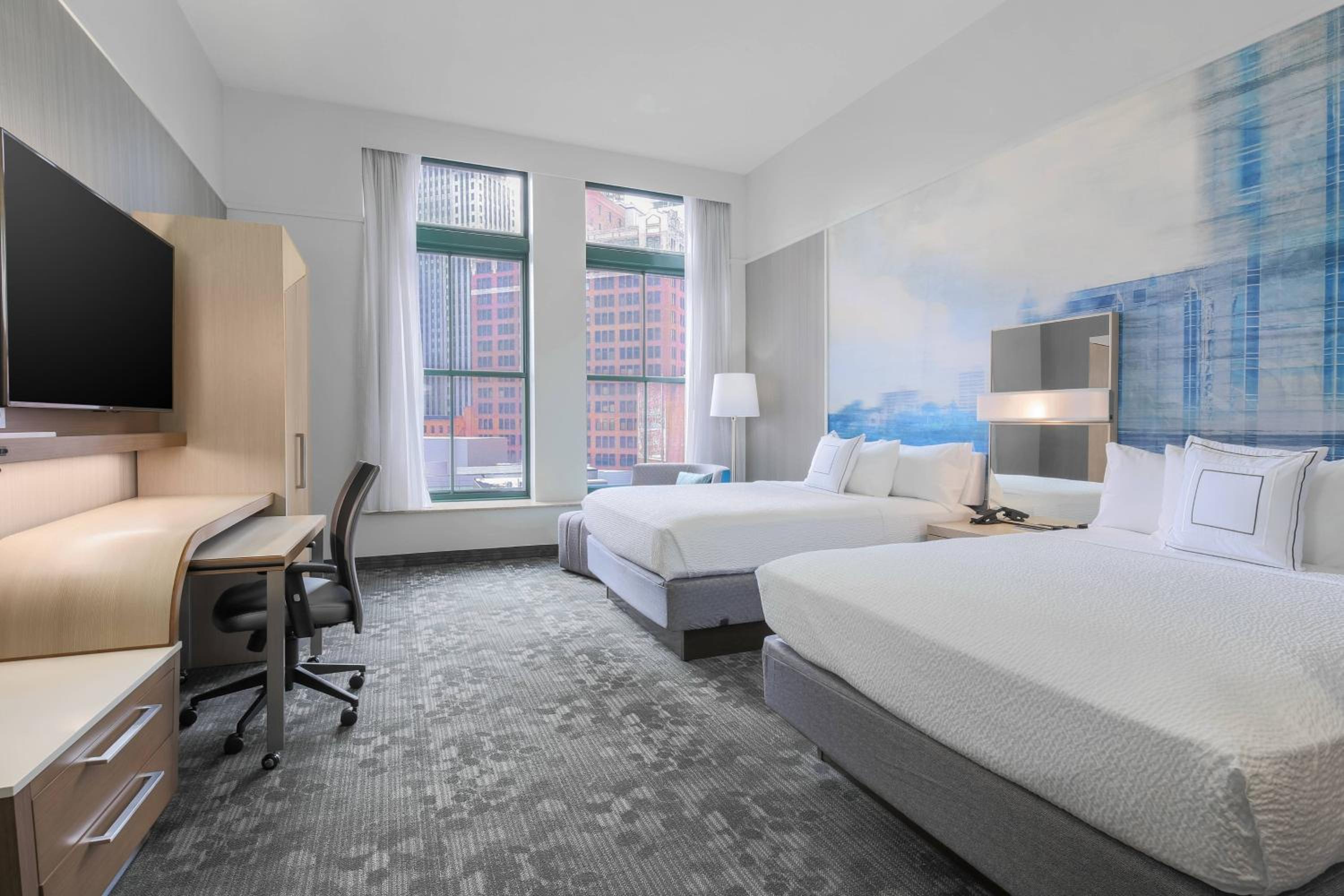 Queen Room with City View - Photo 1