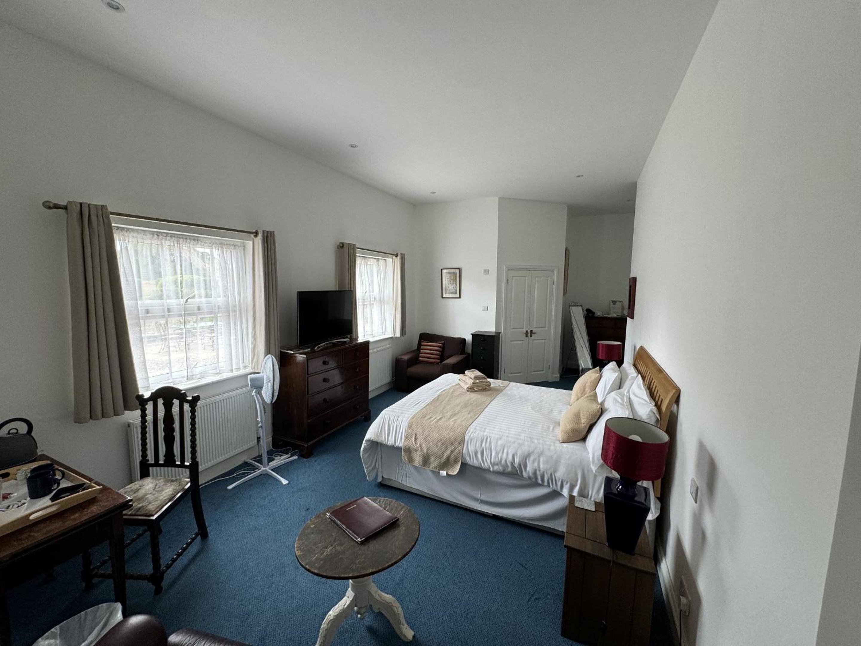 Double Room with Private Bathroom photo 2
