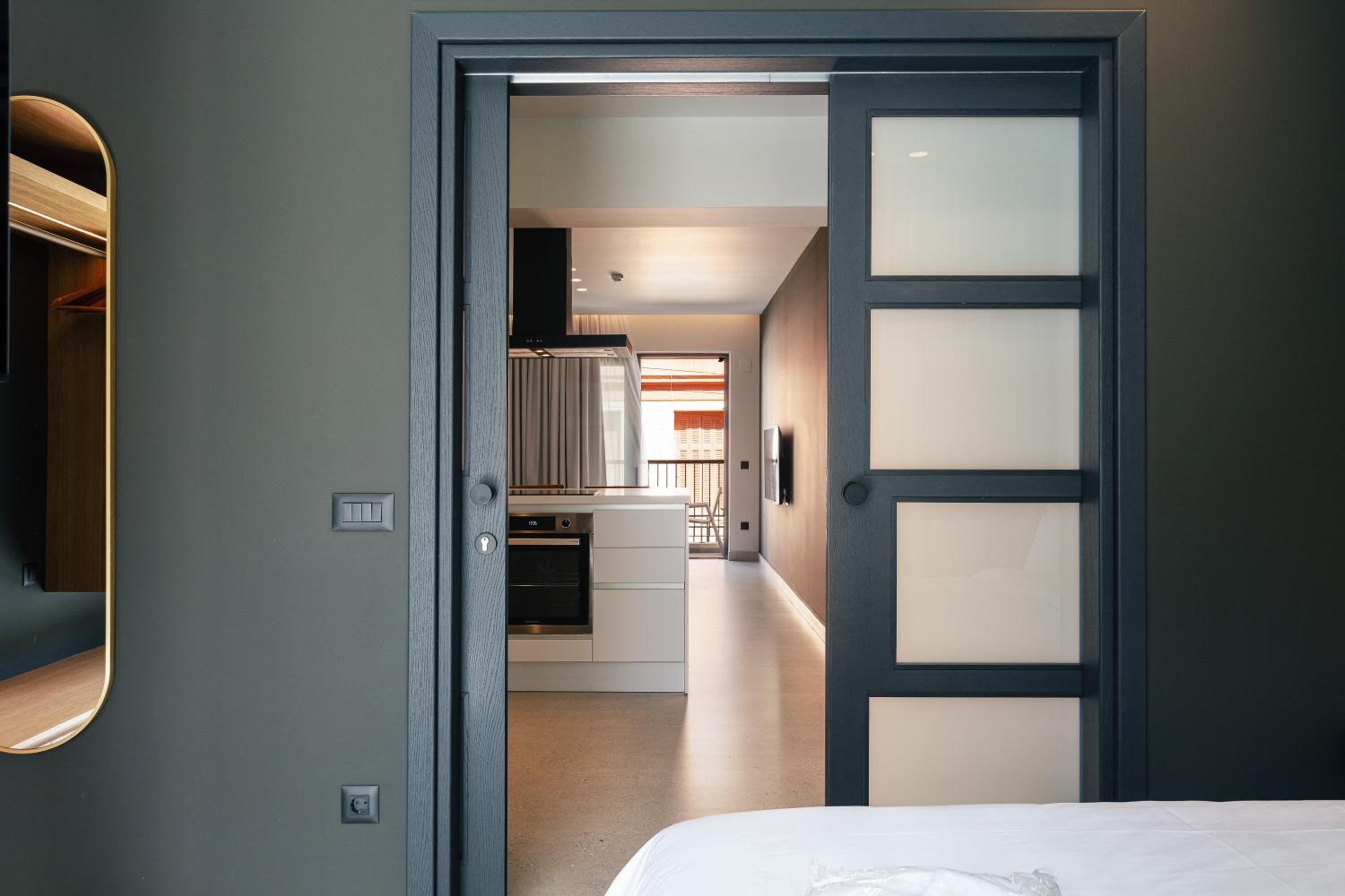 Superior Suite - Photo 12