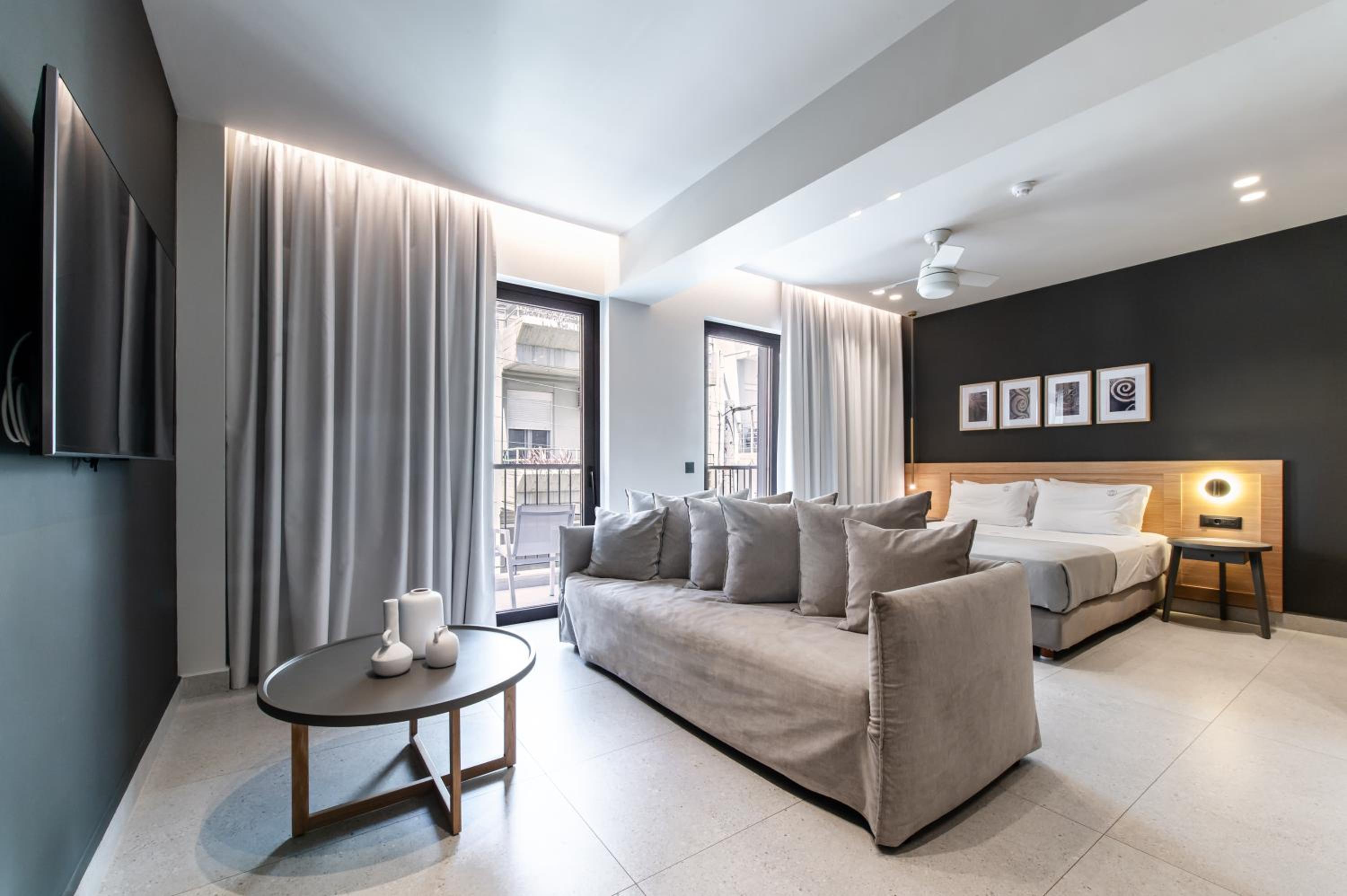 Superior Suite - Photo 5
