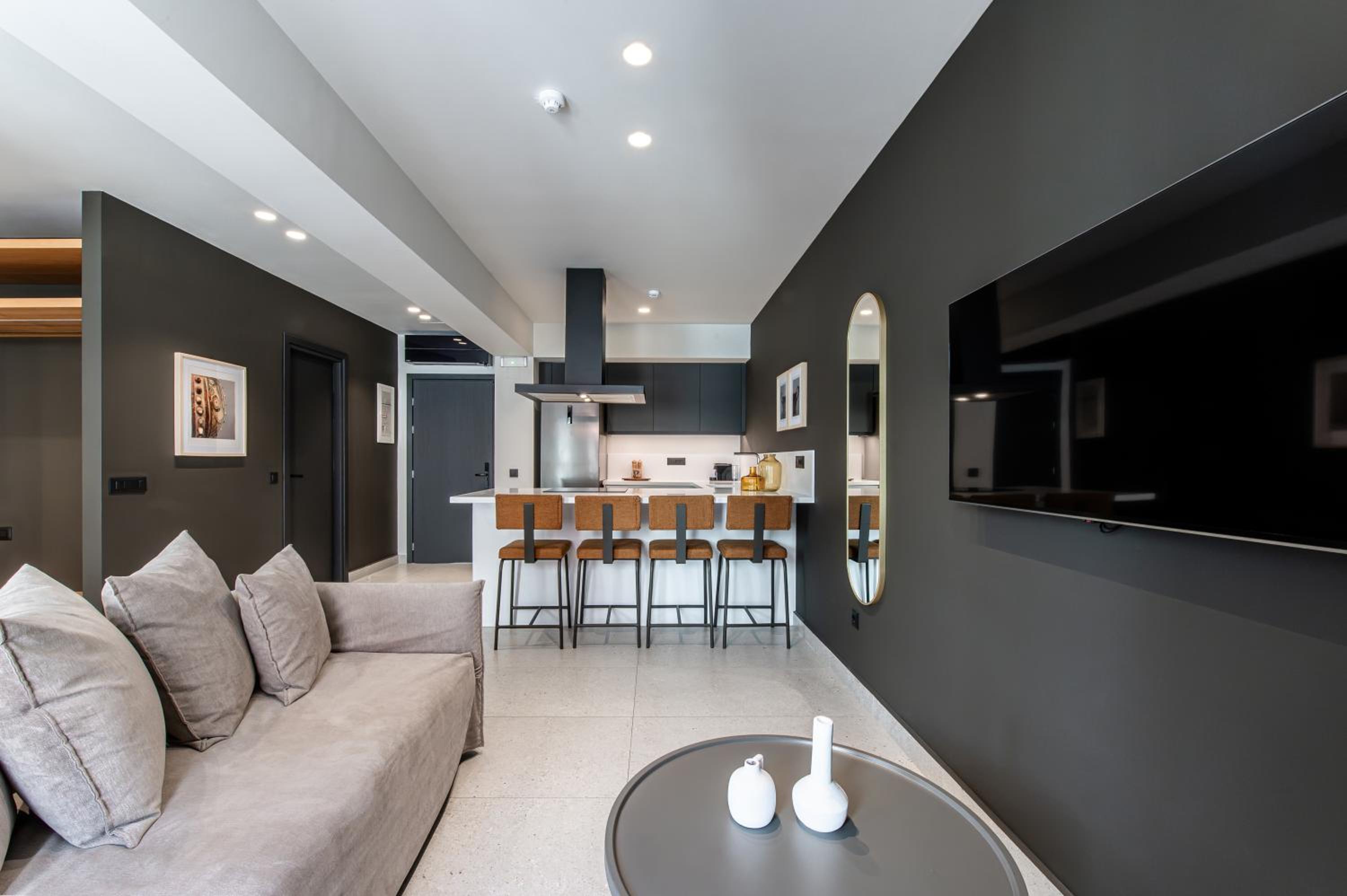 Superior Suite - Photo 2