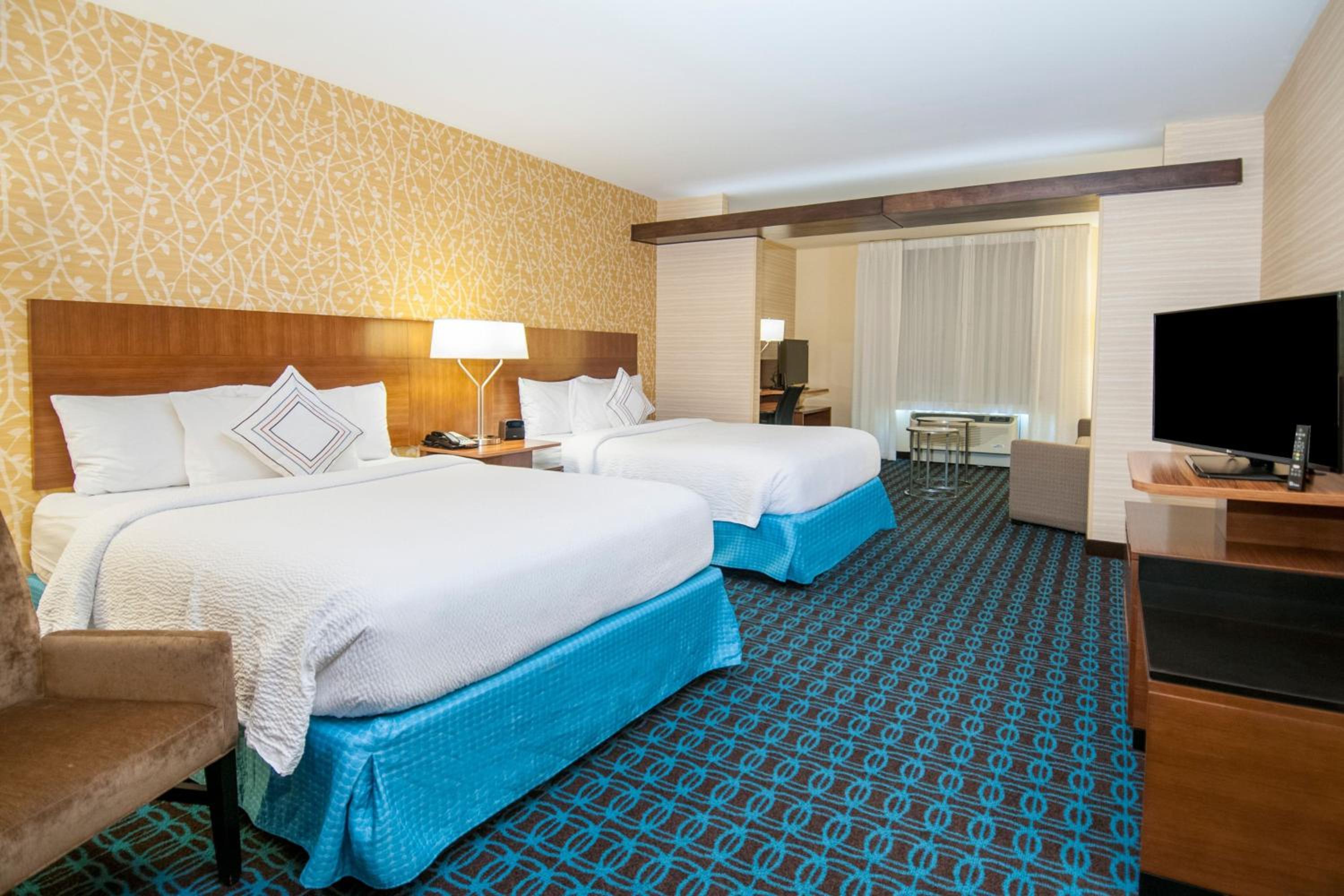 Queen Suite with Sofa Bed and Roll-in Shower - Mobility and Hearing Accessible photo 2