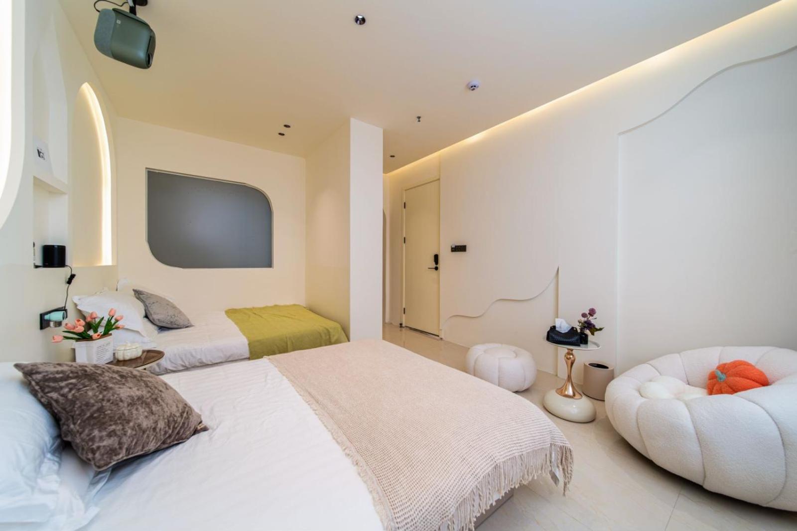 Deluxe Double Room with Two Double Beds photo 3