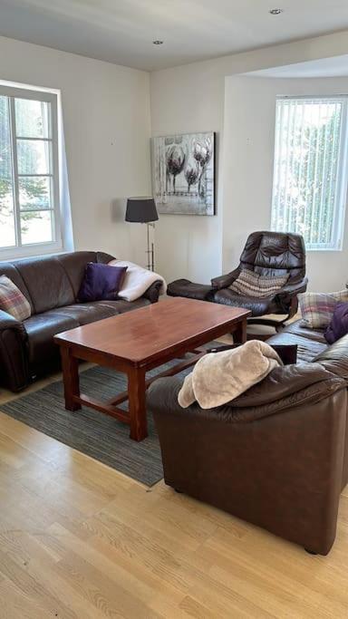 Three-Bedroom Apartment photo 1