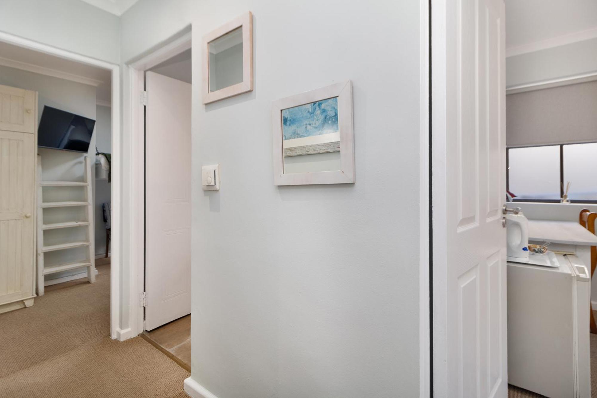 Two-Bedroom Suite - Photo 7