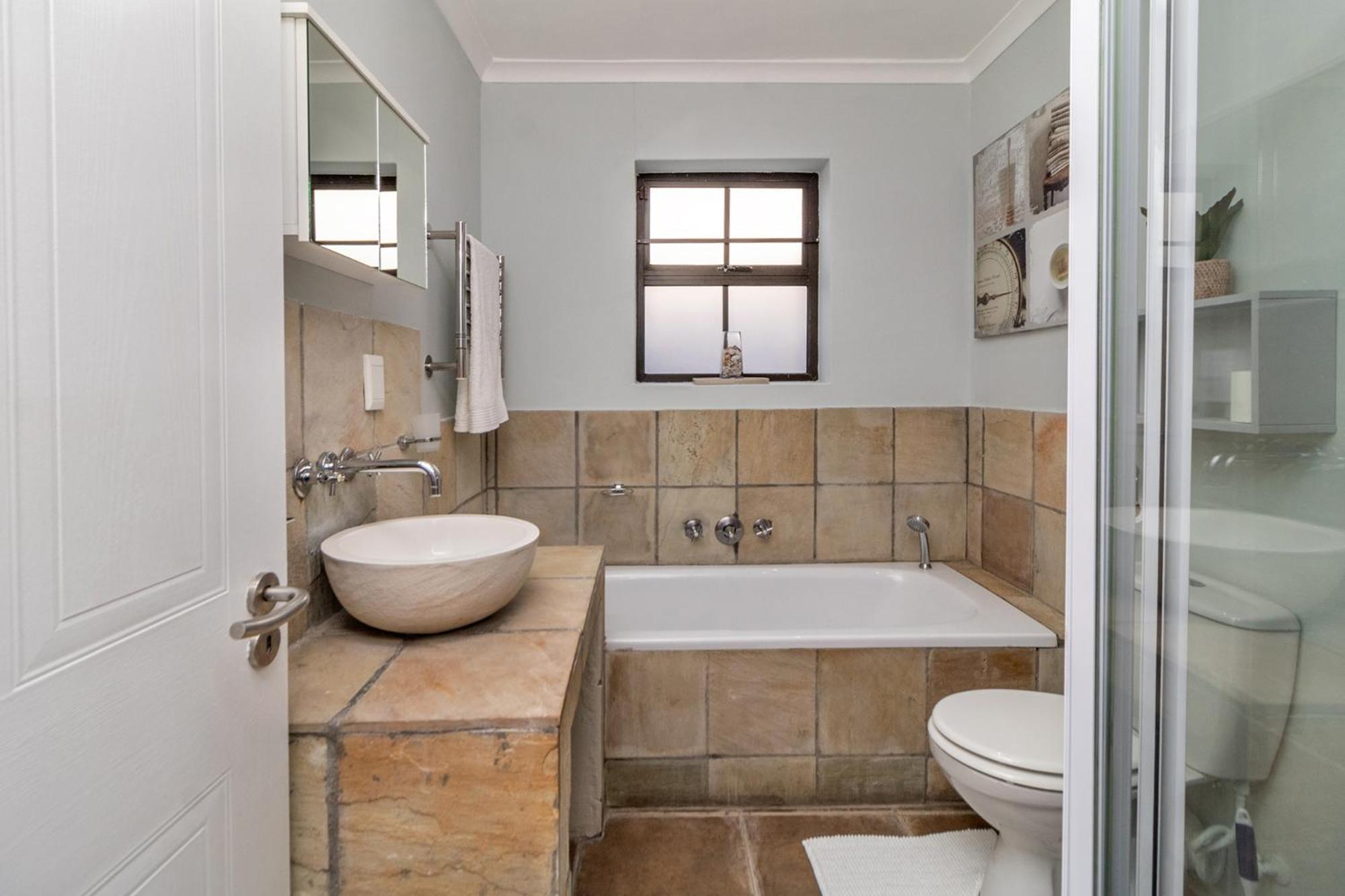Two-Bedroom Suite - Photo 10