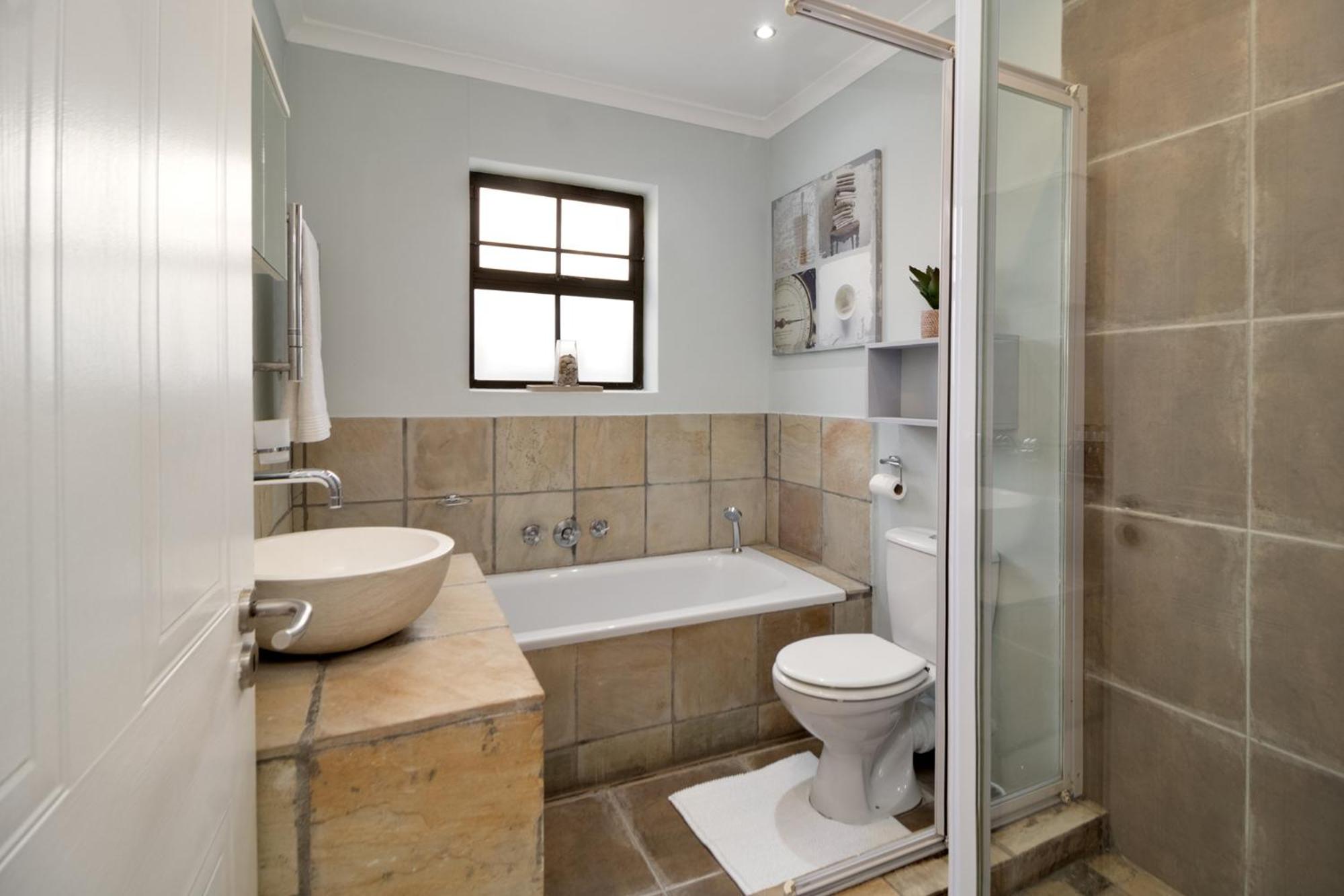 Two-Bedroom Suite - Photo 3