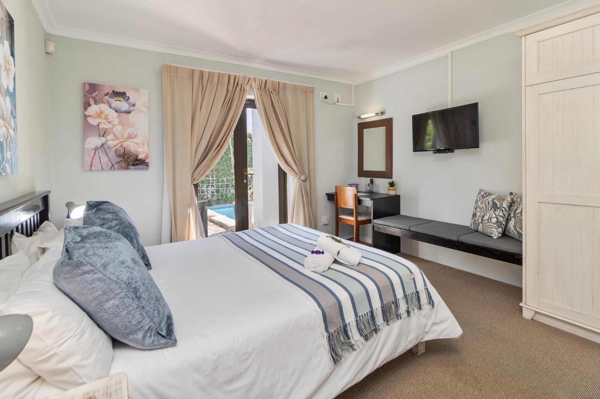 Two-Bedroom Suite - Photo 8