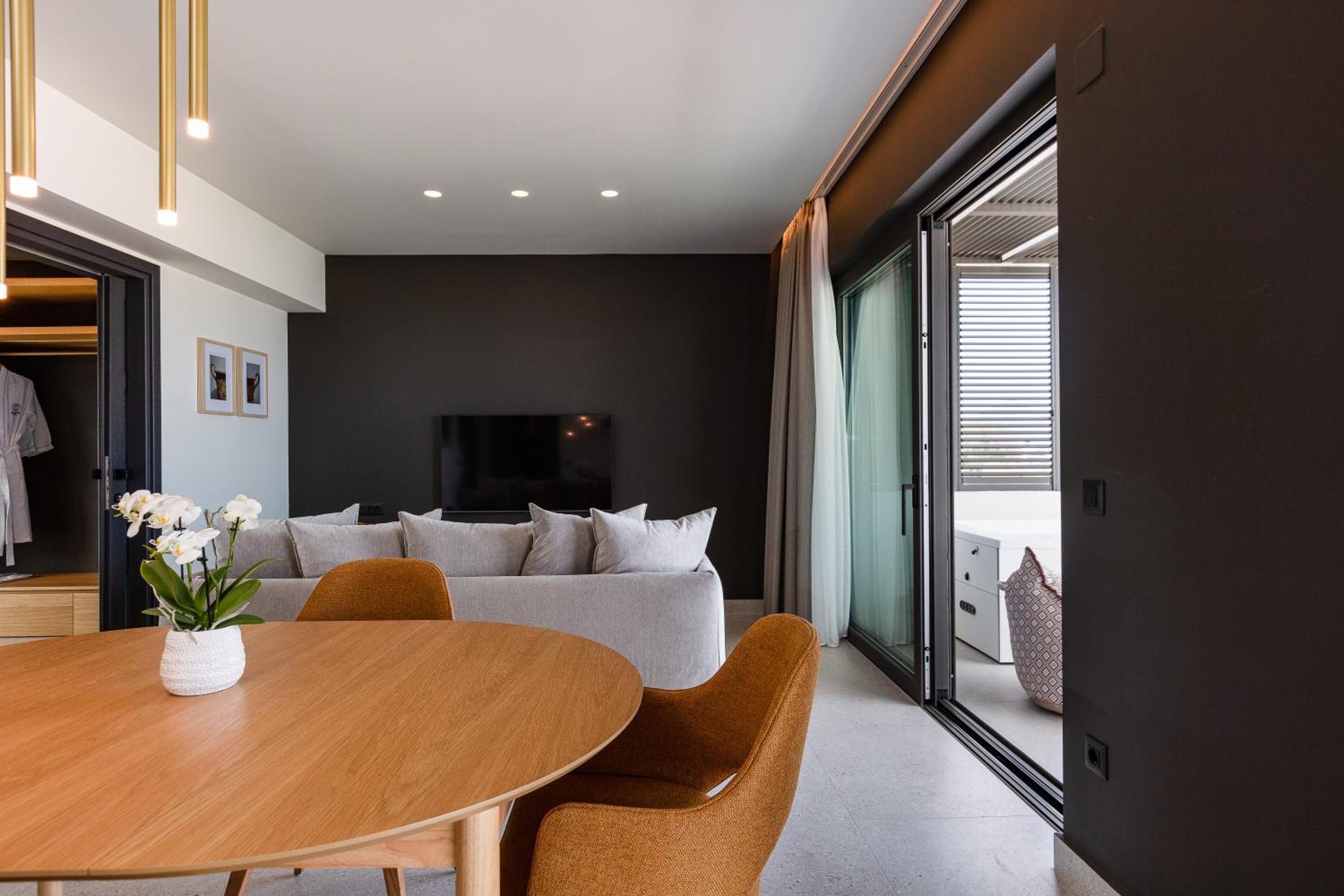 Premium Suite Sea View with Outdoor Jetted Tub - Photo 7
