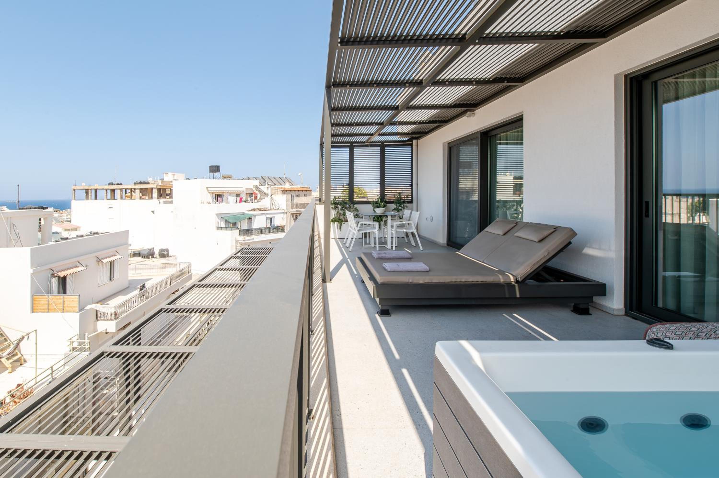 Premium Suite Sea View with Outdoor Jetted Tub - Photo 24
