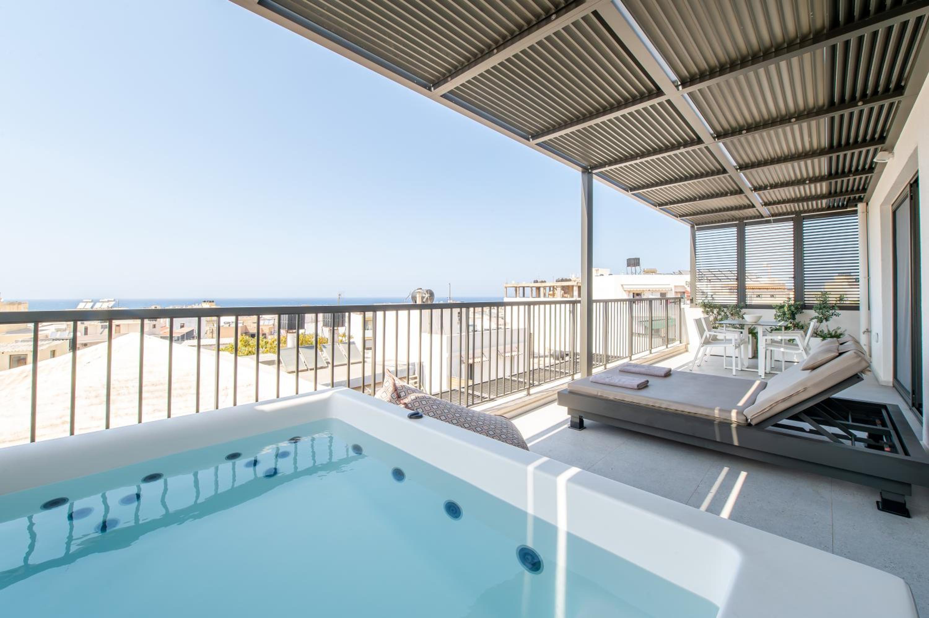 Premium Suite Sea View with Outdoor Jetted Tub - Photo 20