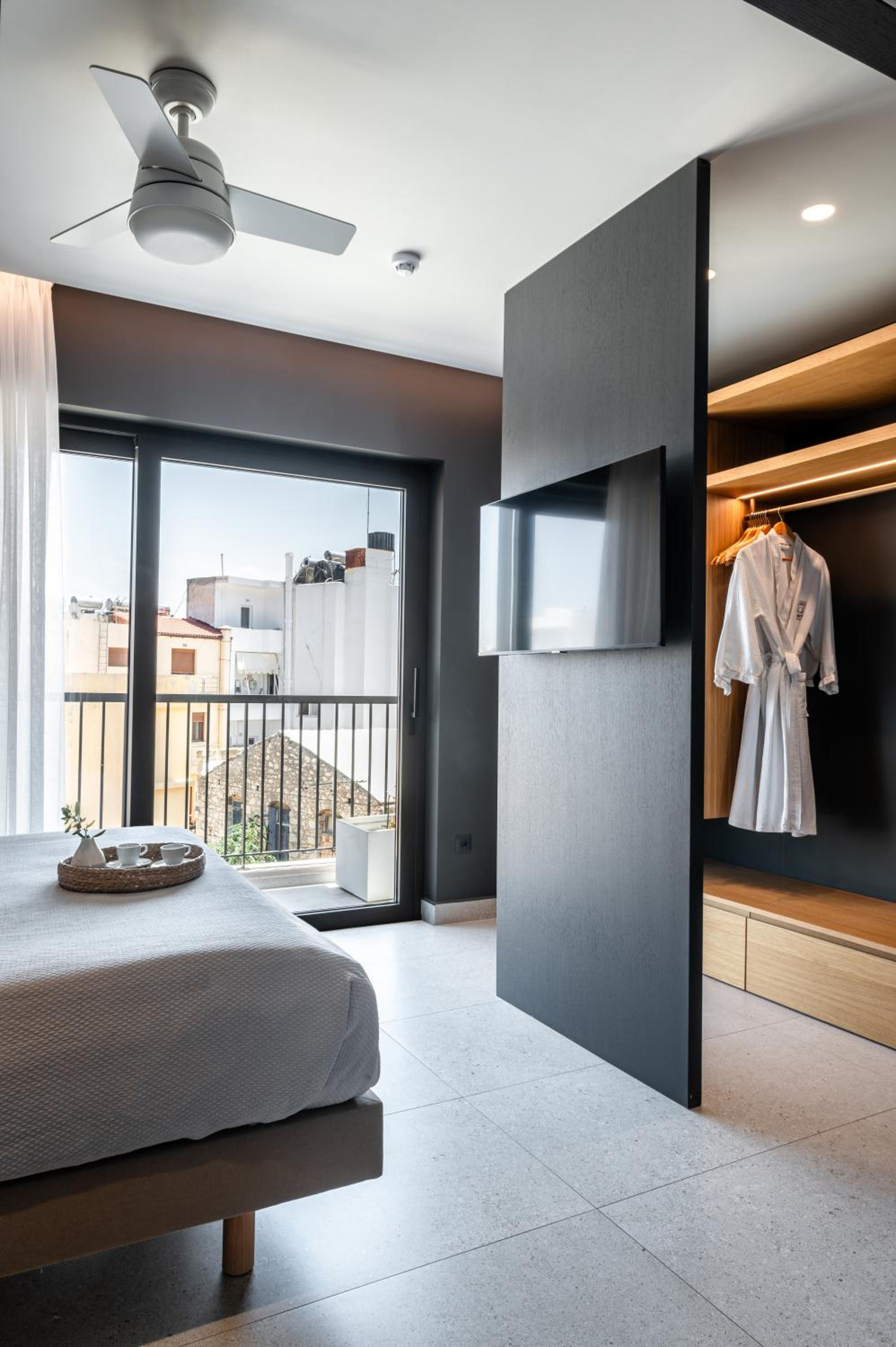 Premium Suite Sea View with Outdoor Jetted Tub - Photo 8