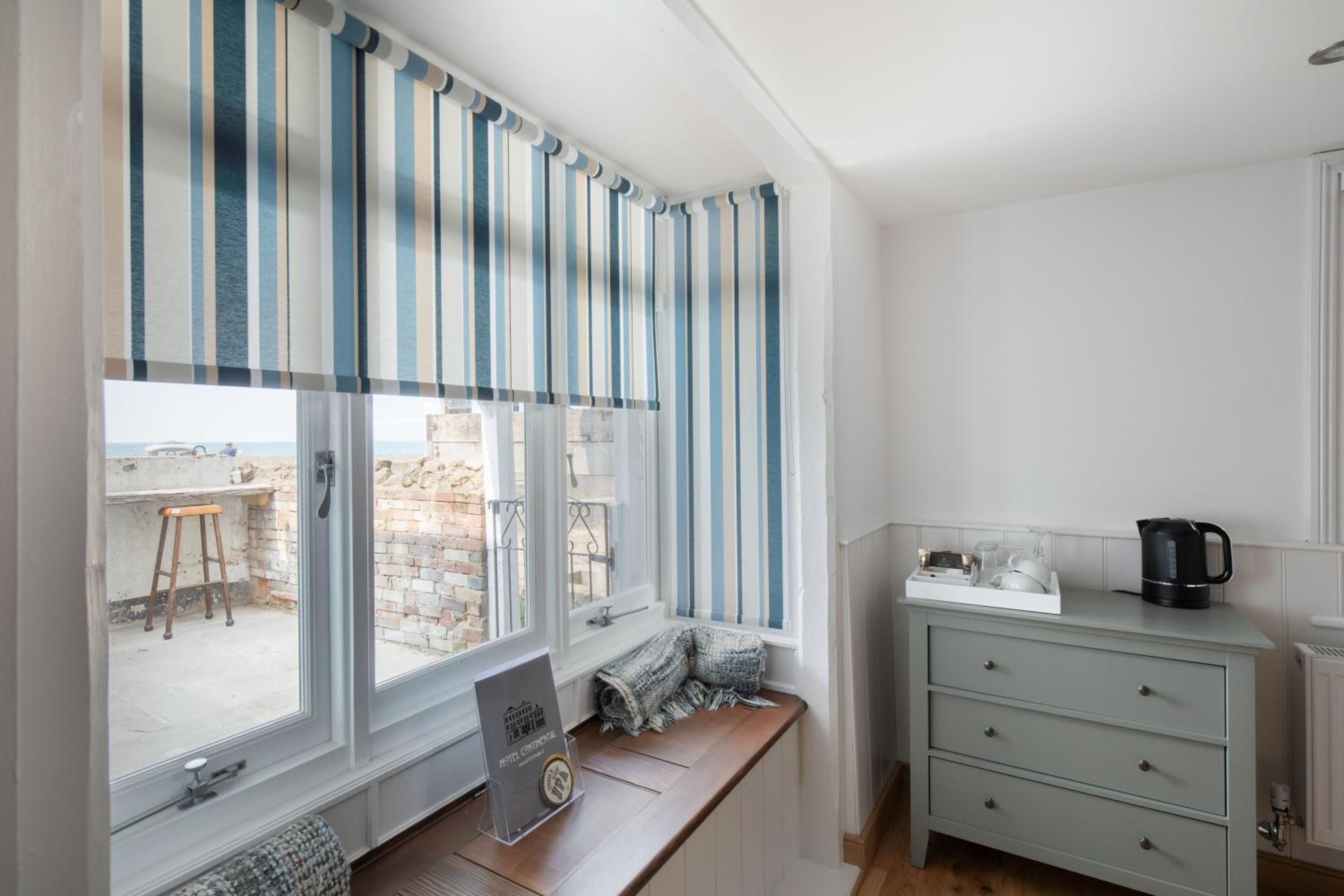 Double or Twin Room with Terrace - Photo 20