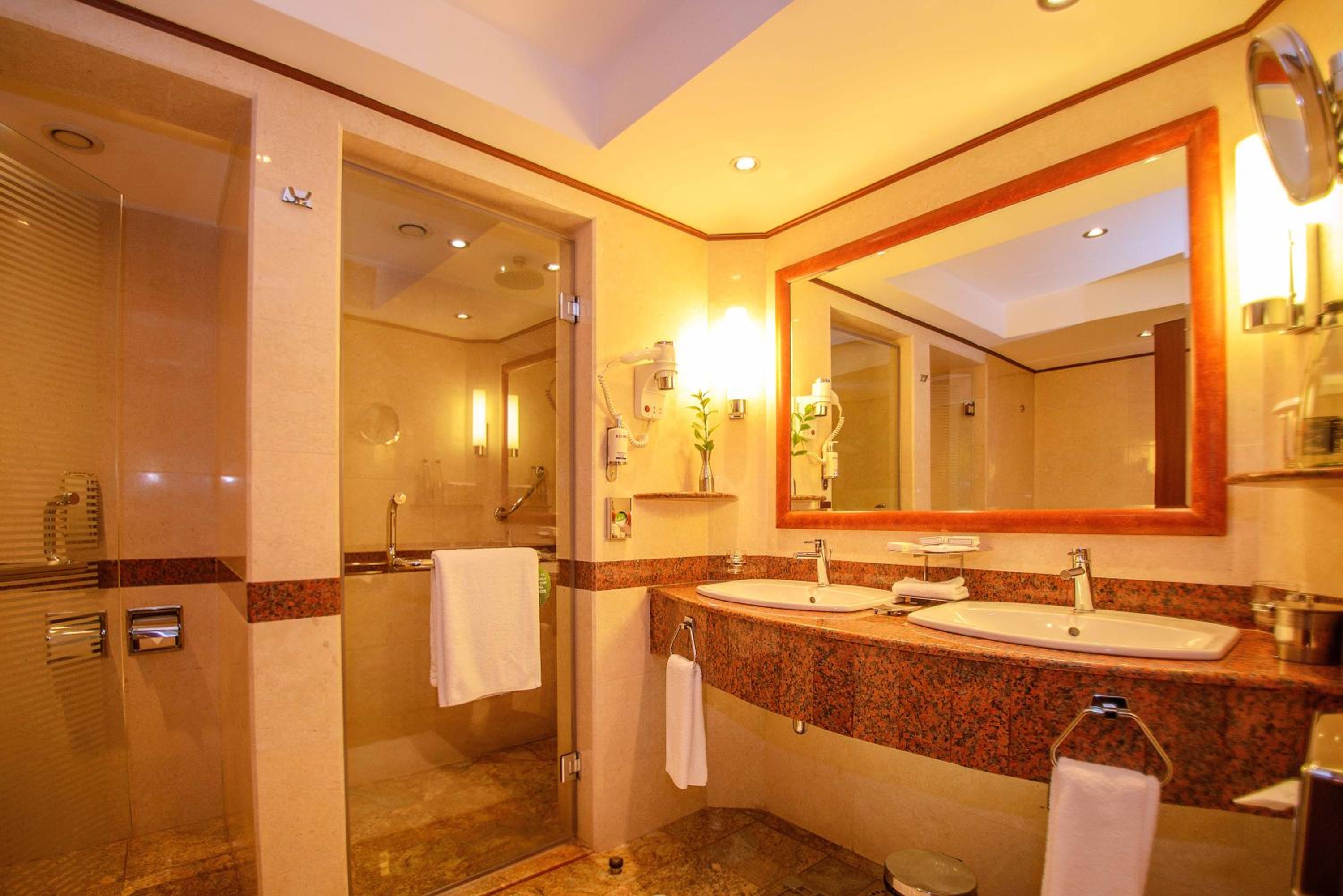Superior Deluxe Room - Photo 4
