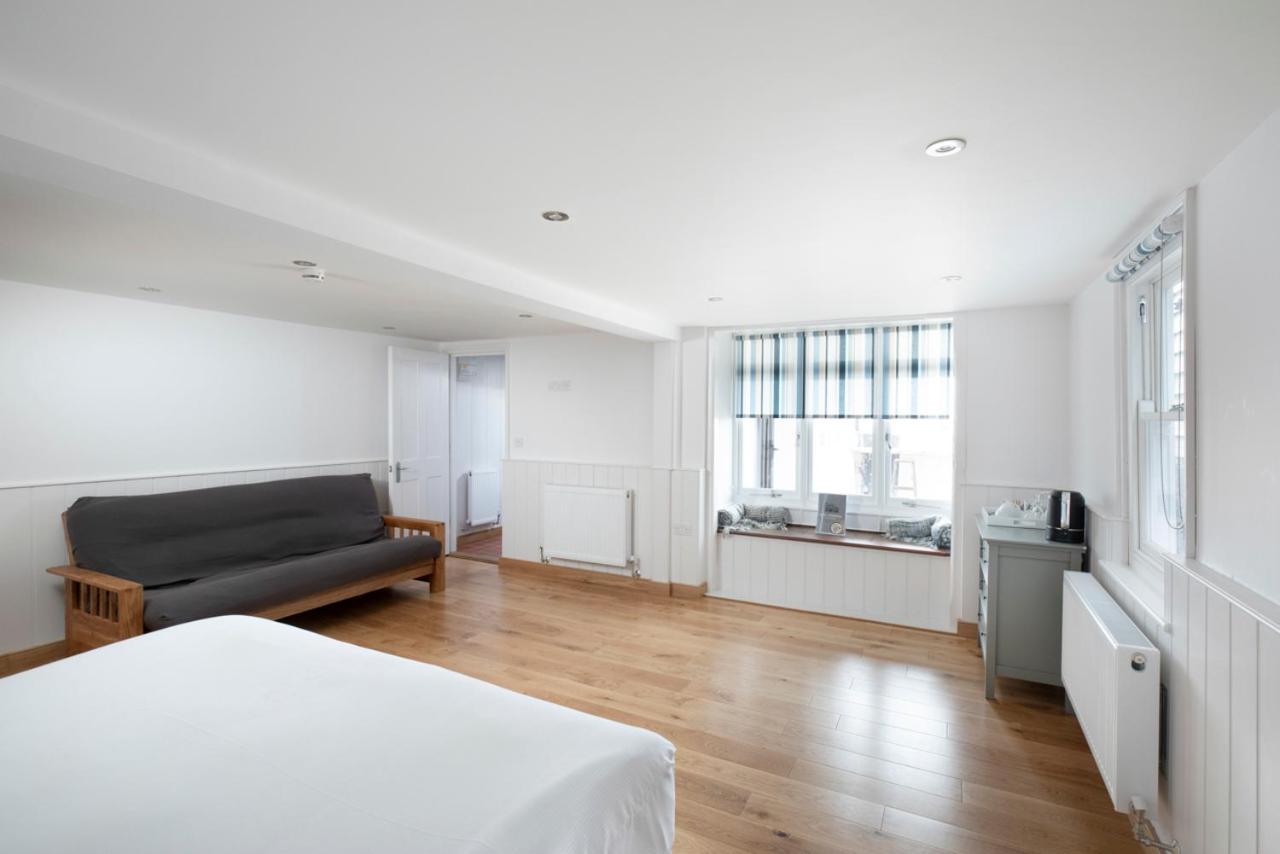Double or Twin Room with Terrace - Photo 3