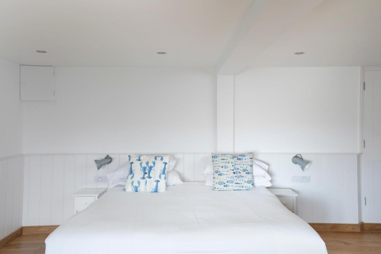 Double or Twin Room with Terrace - Photo 4