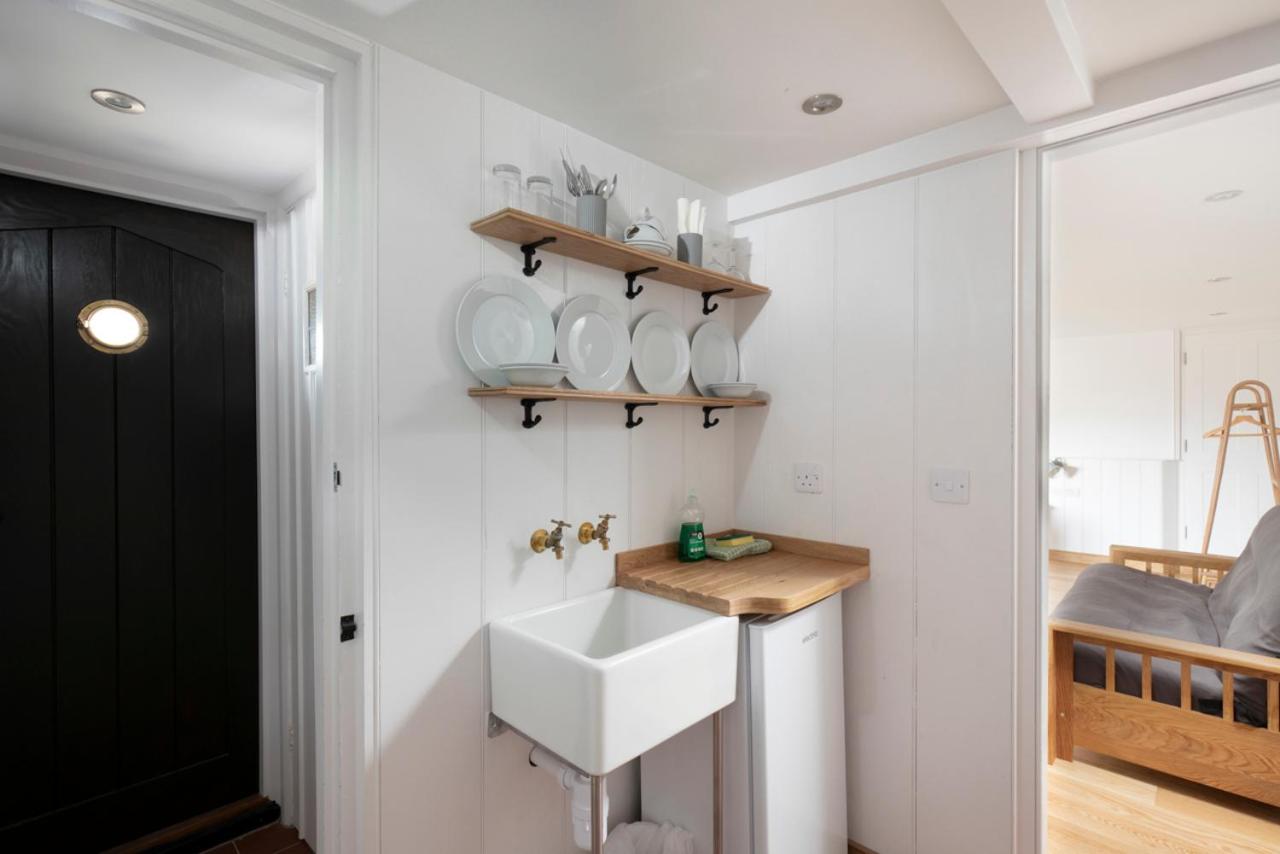 Double or Twin Room with Terrace - Photo 9
