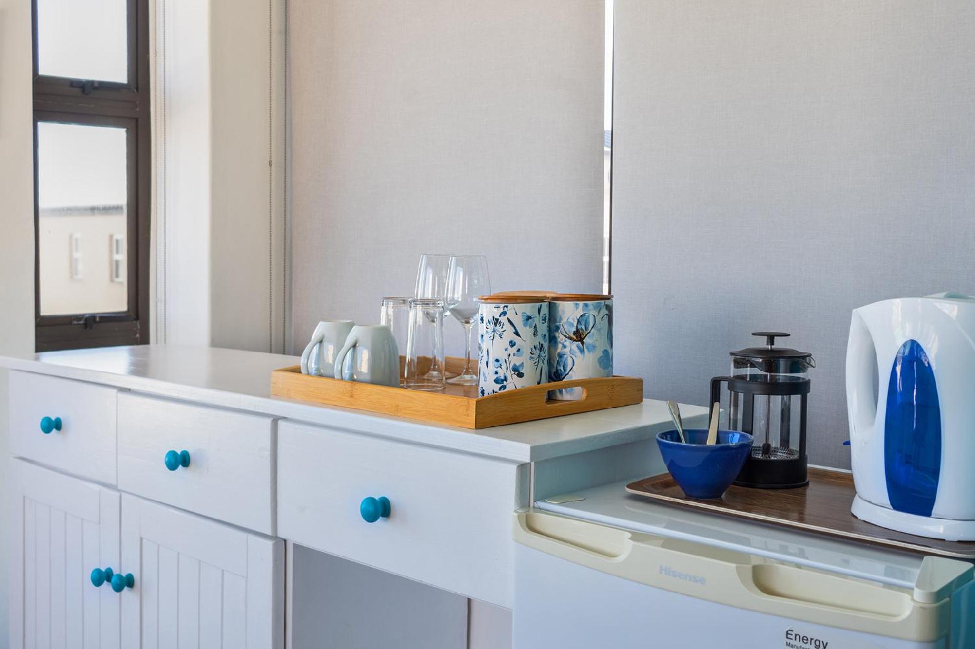 Queen Suite with Sea View - Photo 9