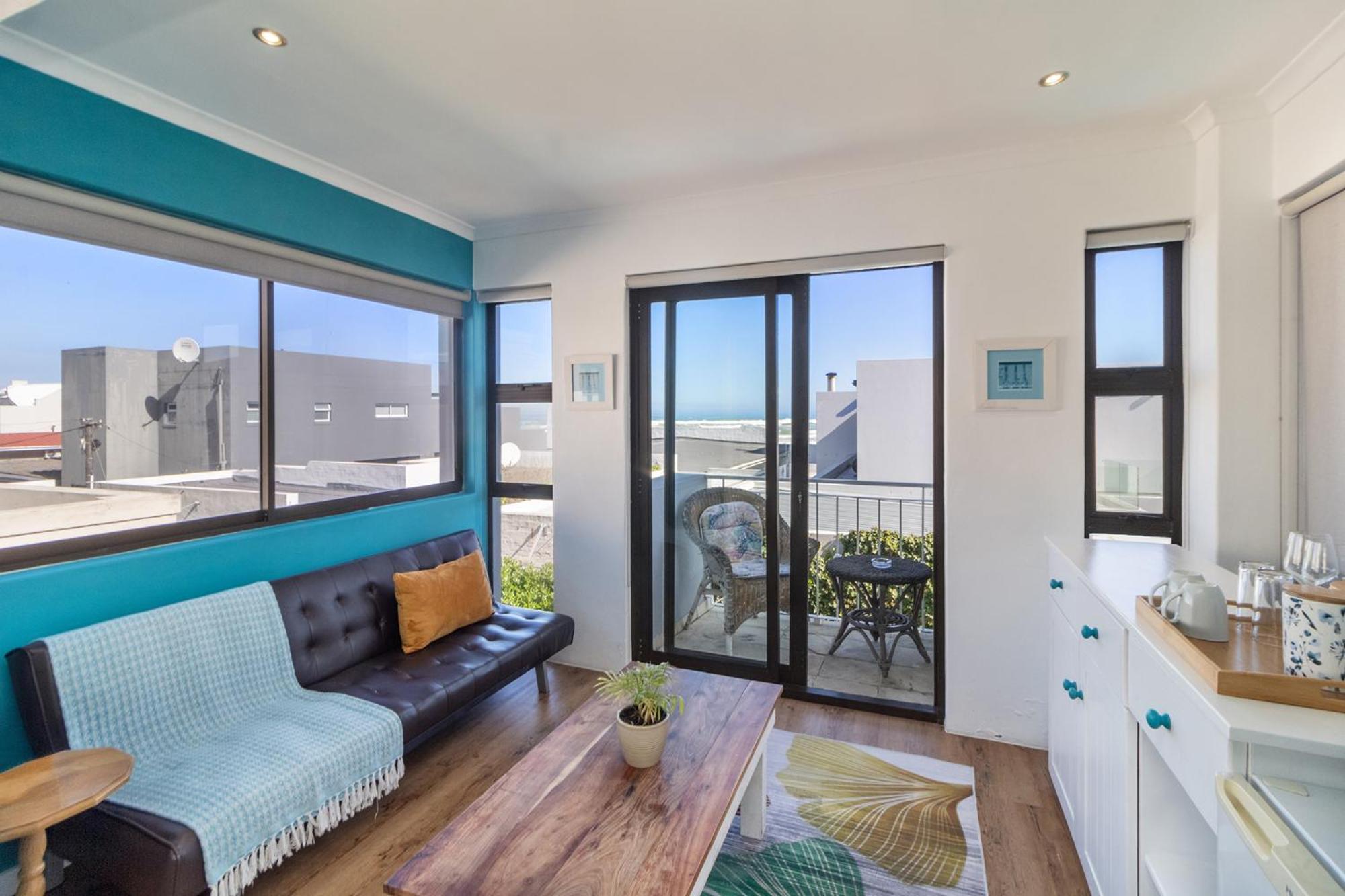 Queen Suite with Sea View - Photo 6