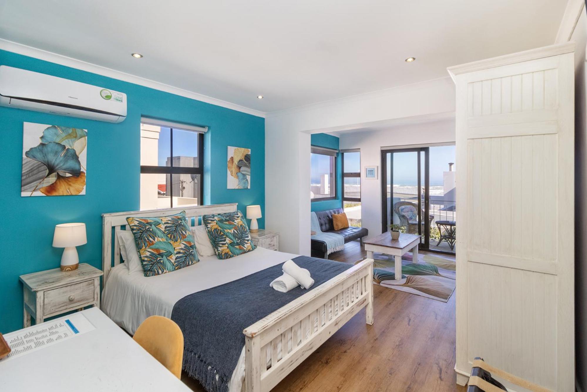 Queen Suite with Sea View - Photo 1