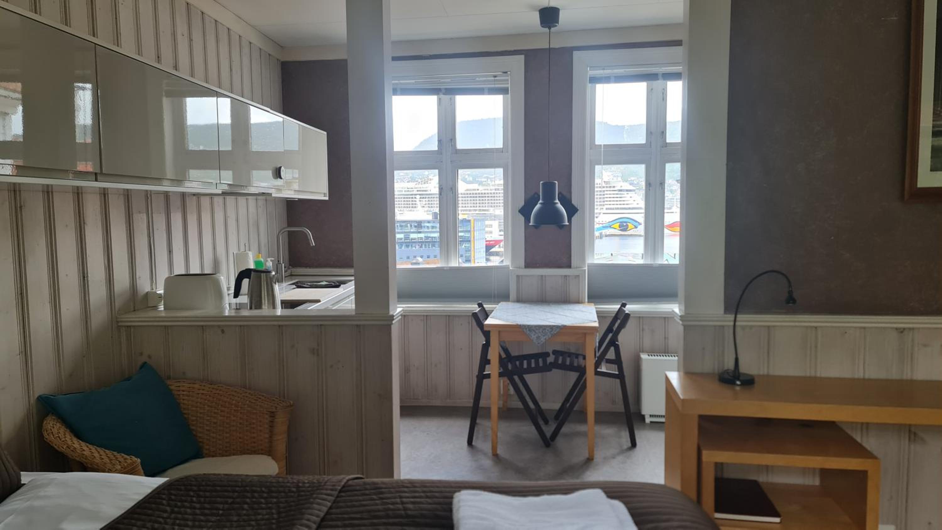 Studio Apartment - Photo 8