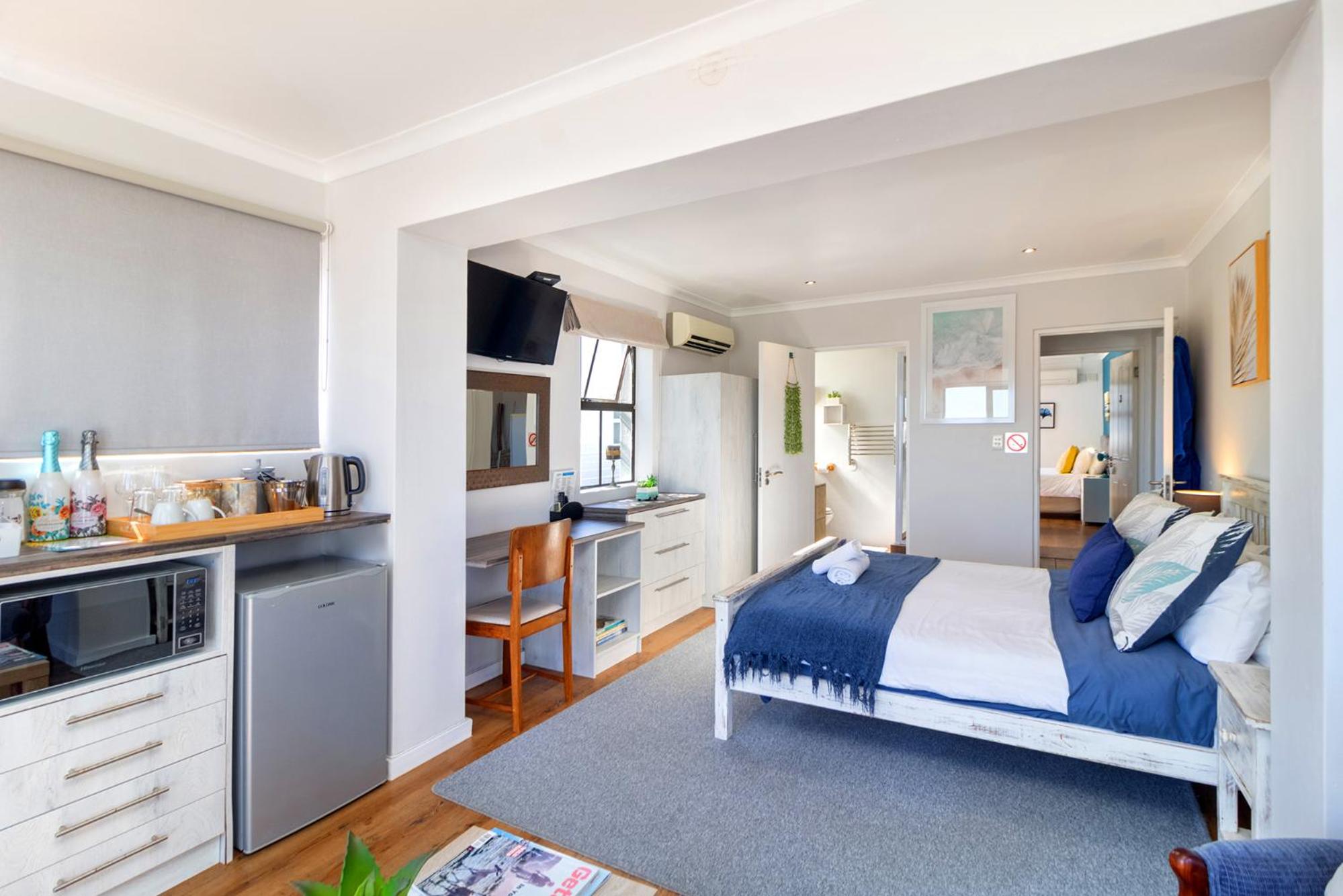 Superior Suite with Sea View - Photo 7