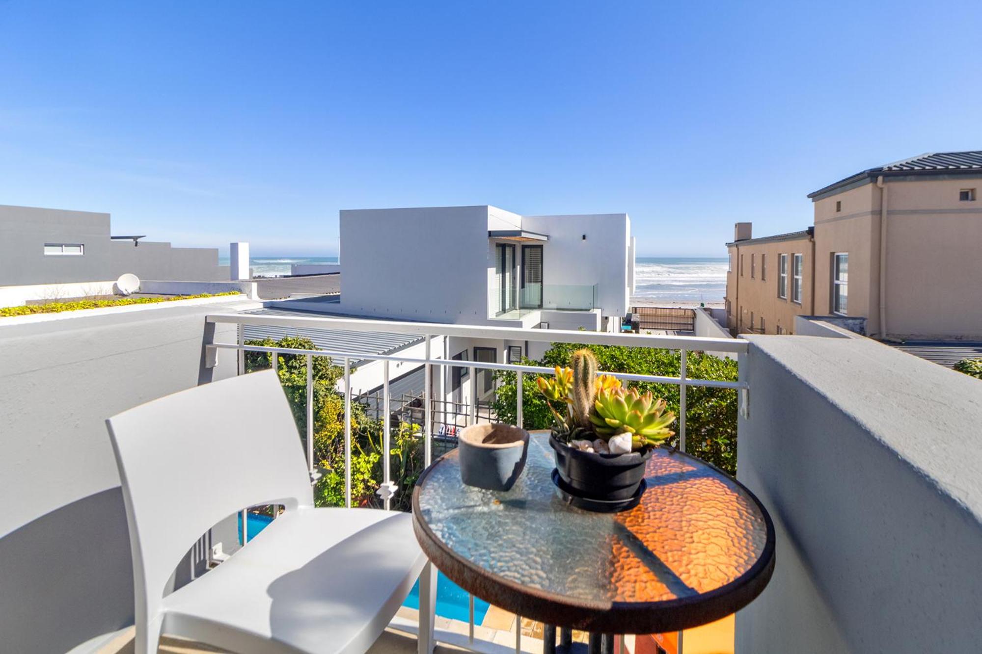 Superior Suite with Sea View - Photo 9