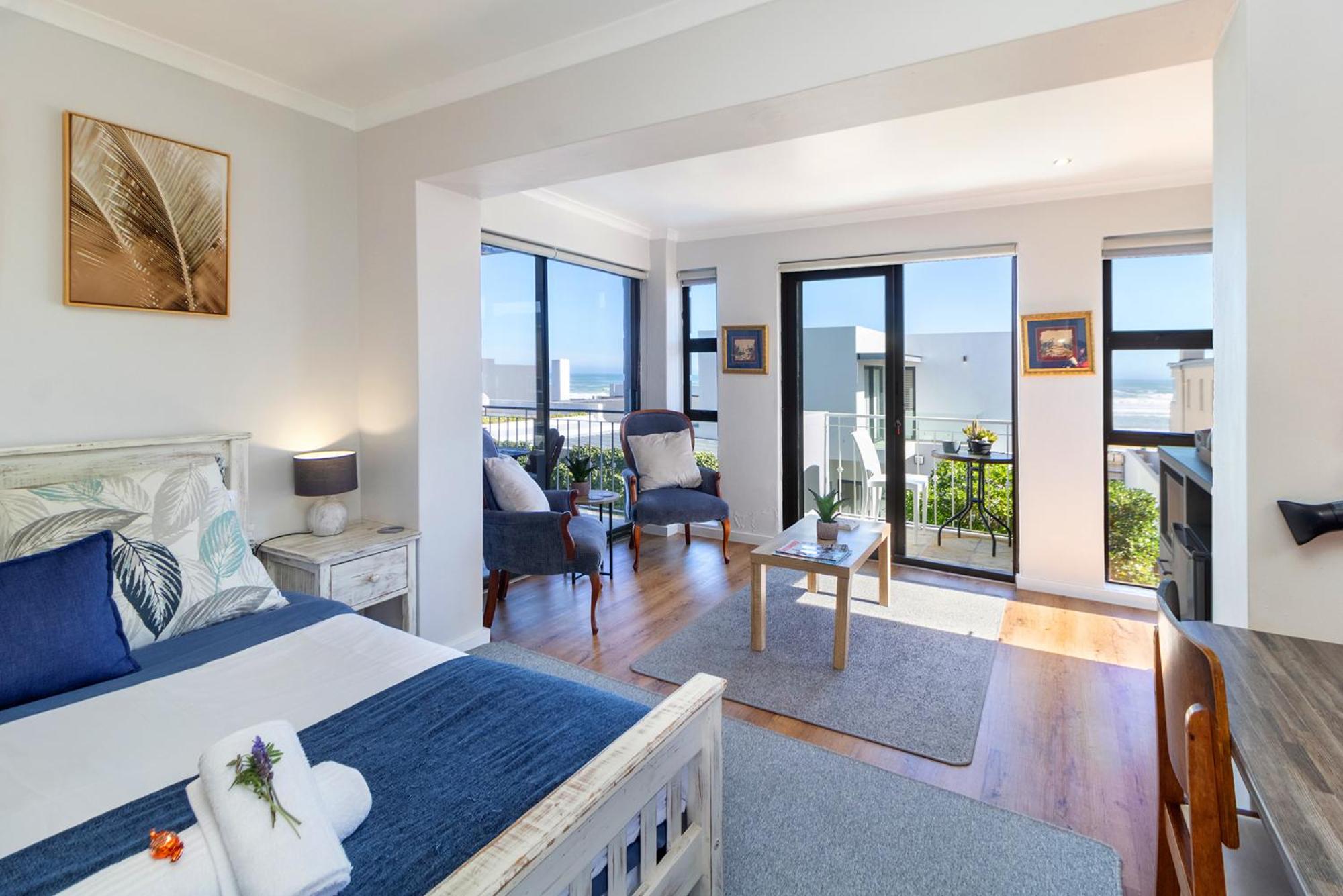 Superior Suite with Sea View - Photo 2