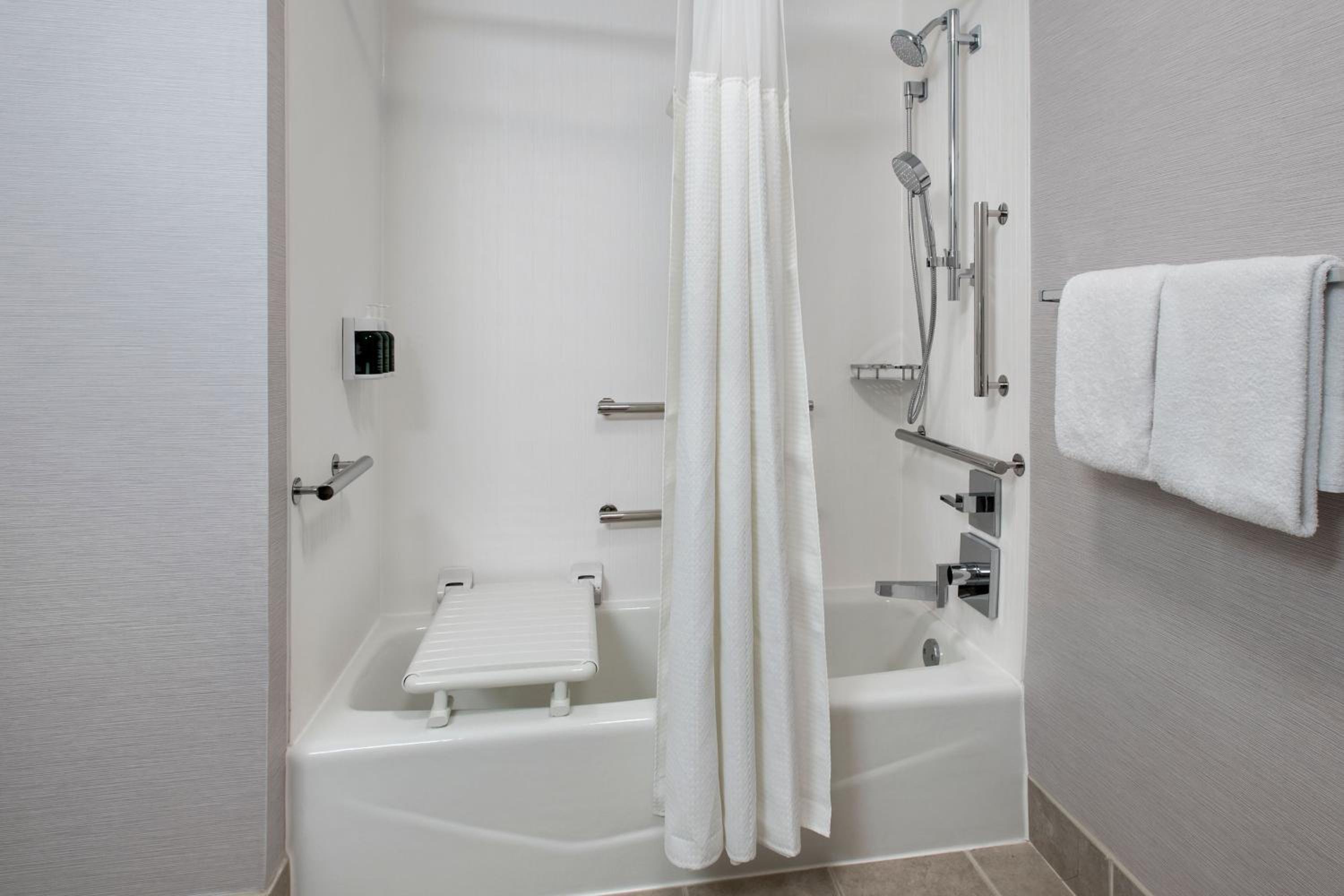 Double Room with Two Double Beds - Photo 8
