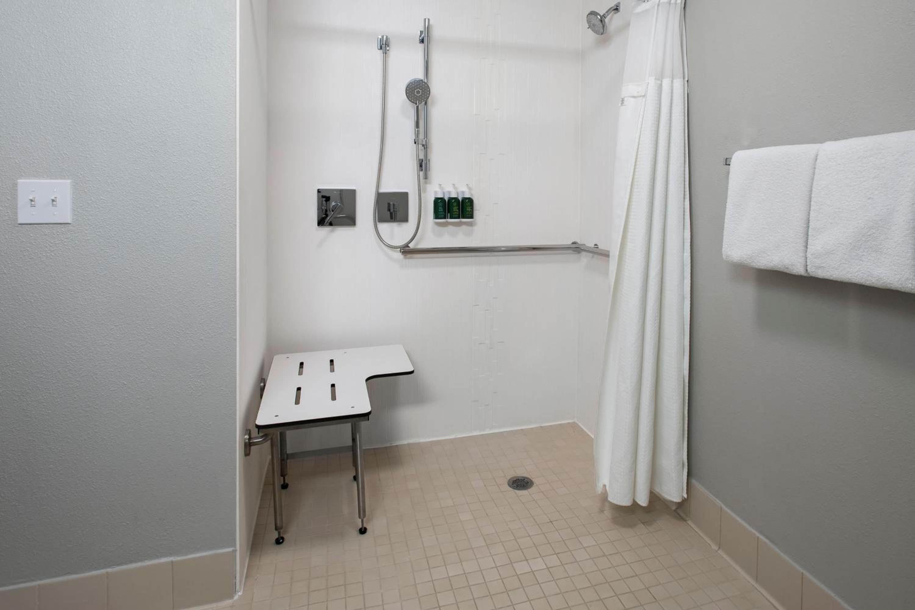 Double Room with Two Double Beds - Photo 7