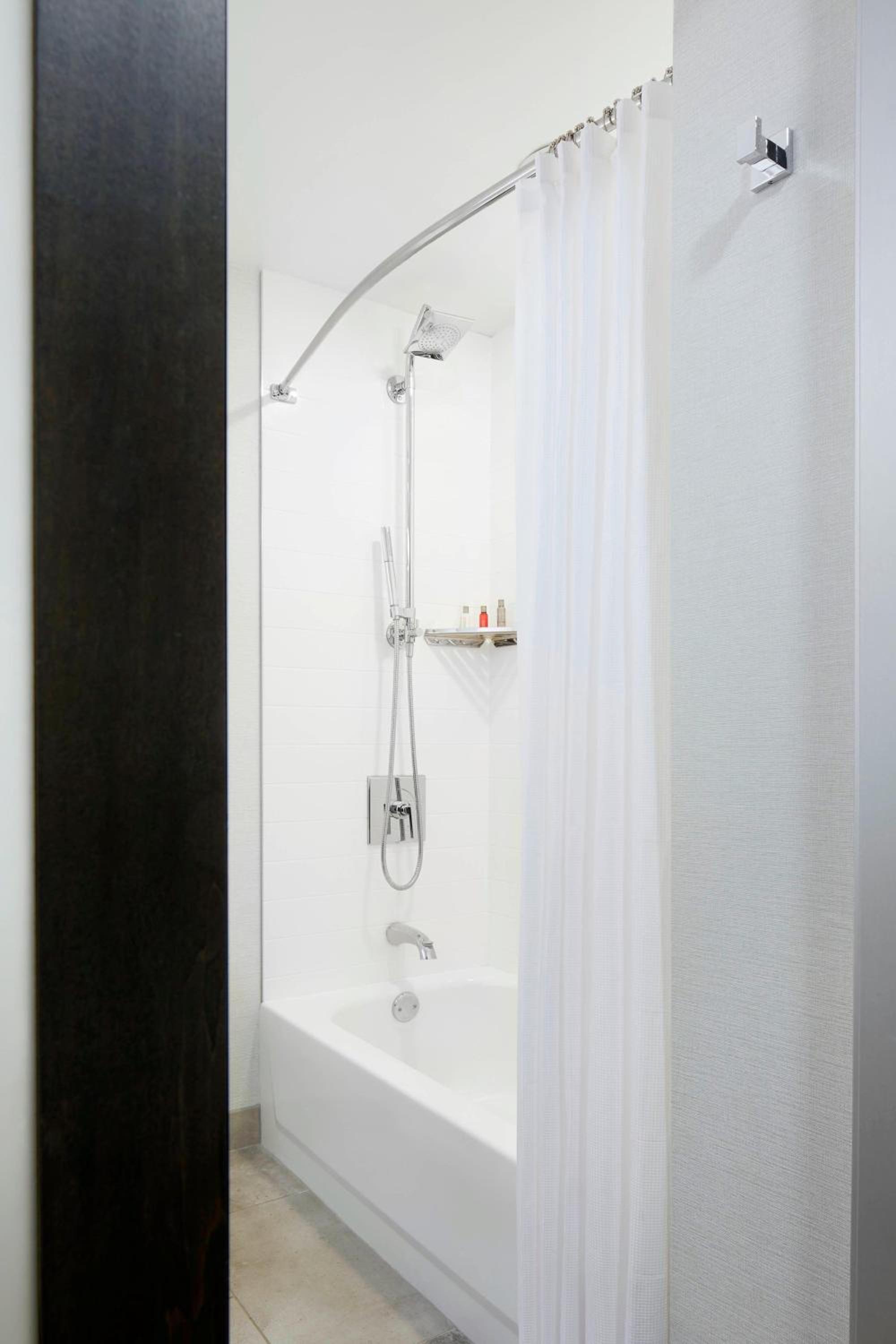 Quadruple Room - Photo 7
