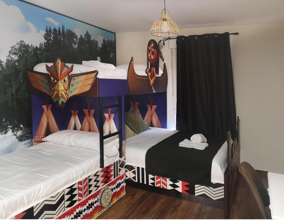 Quadruple Room with Balcony - Photo 3