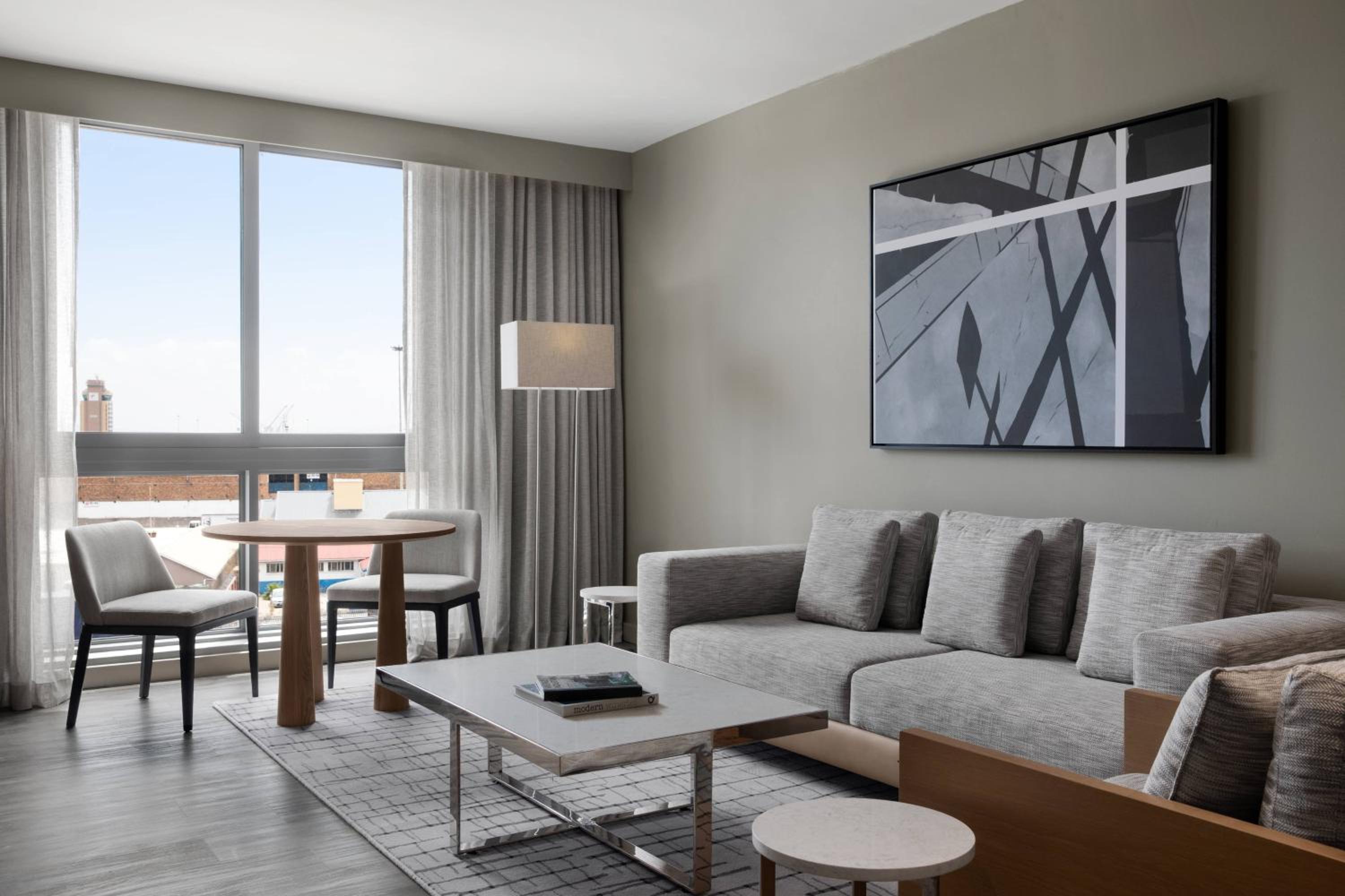 King Suite with Harbor View thumbnail 5