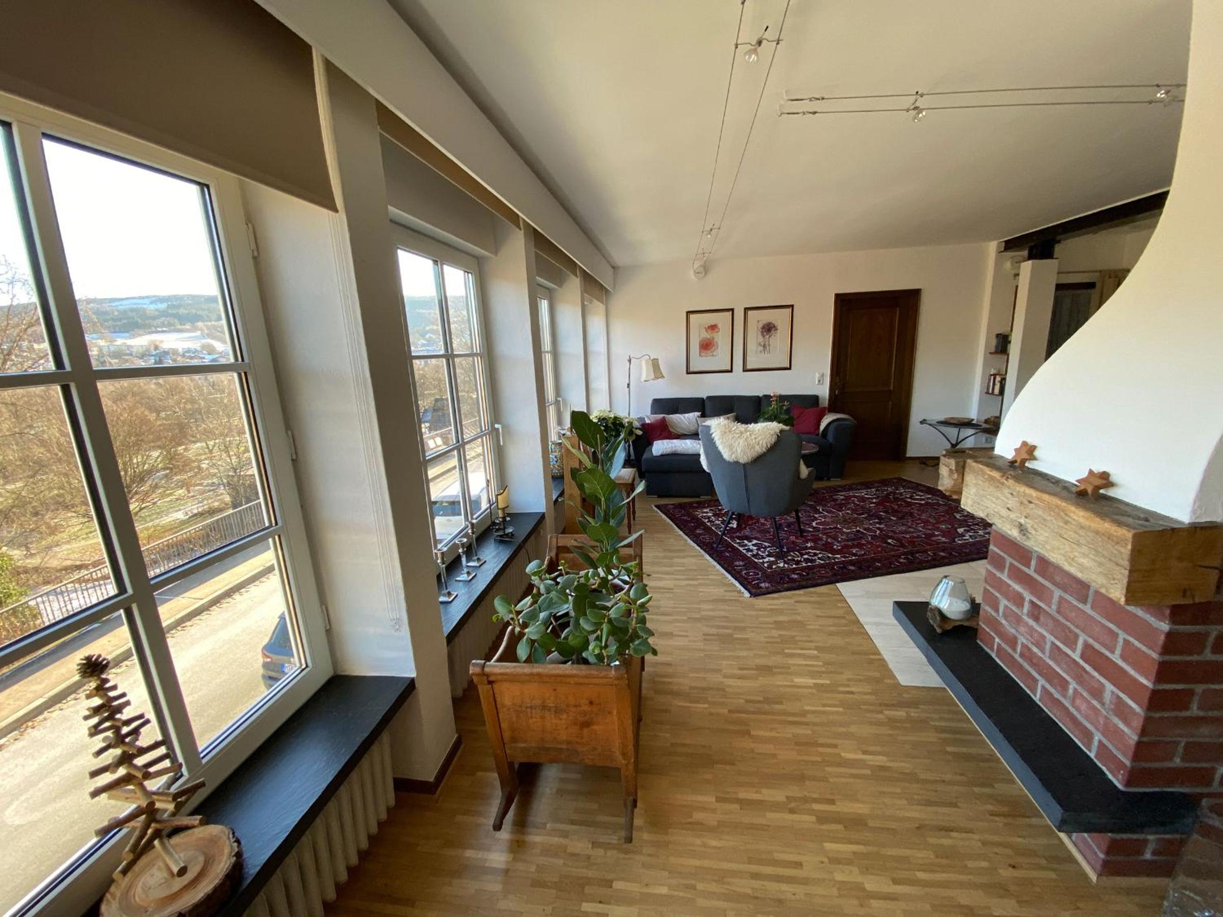 Two-Bedroom Apartment with Mountain View photo 3