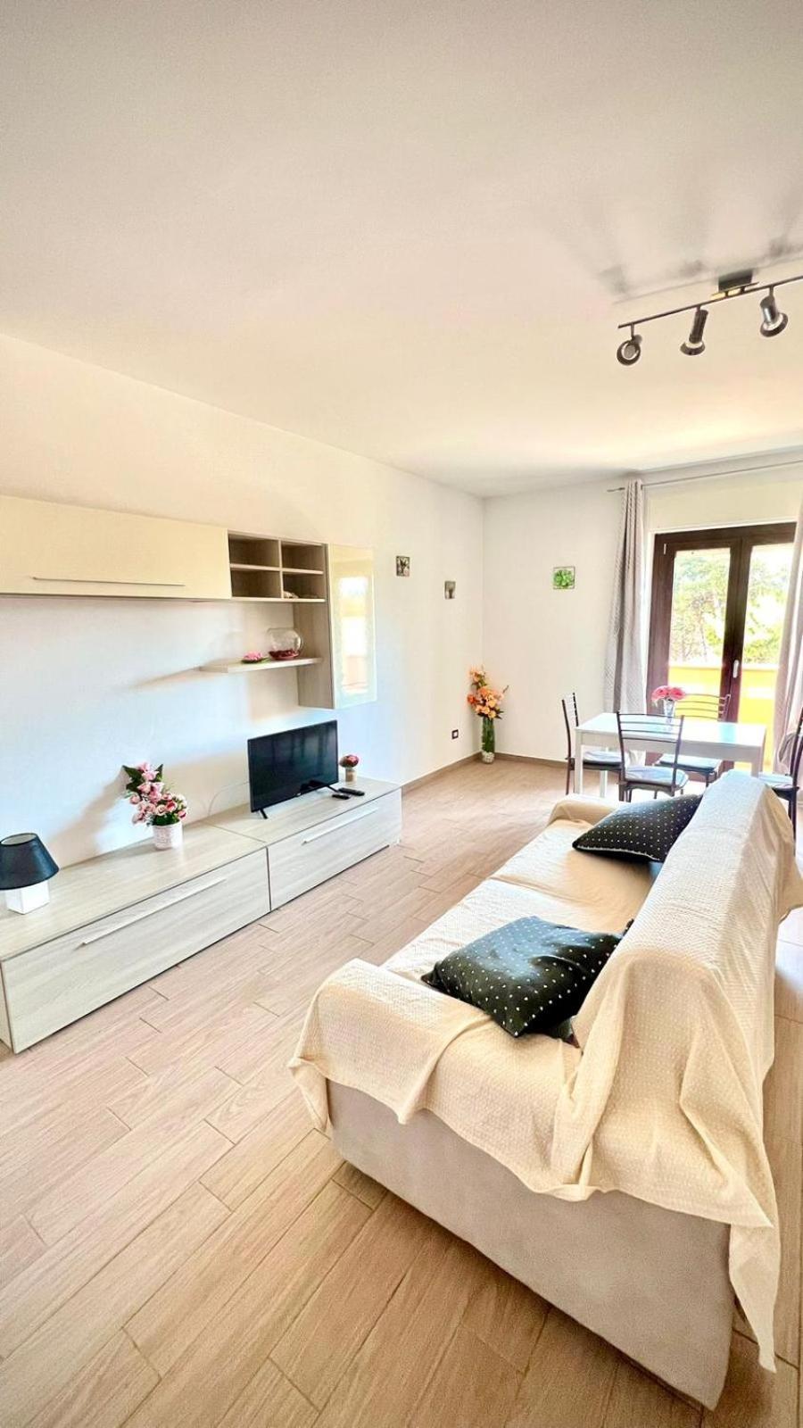 One-Bedroom House photo 1
