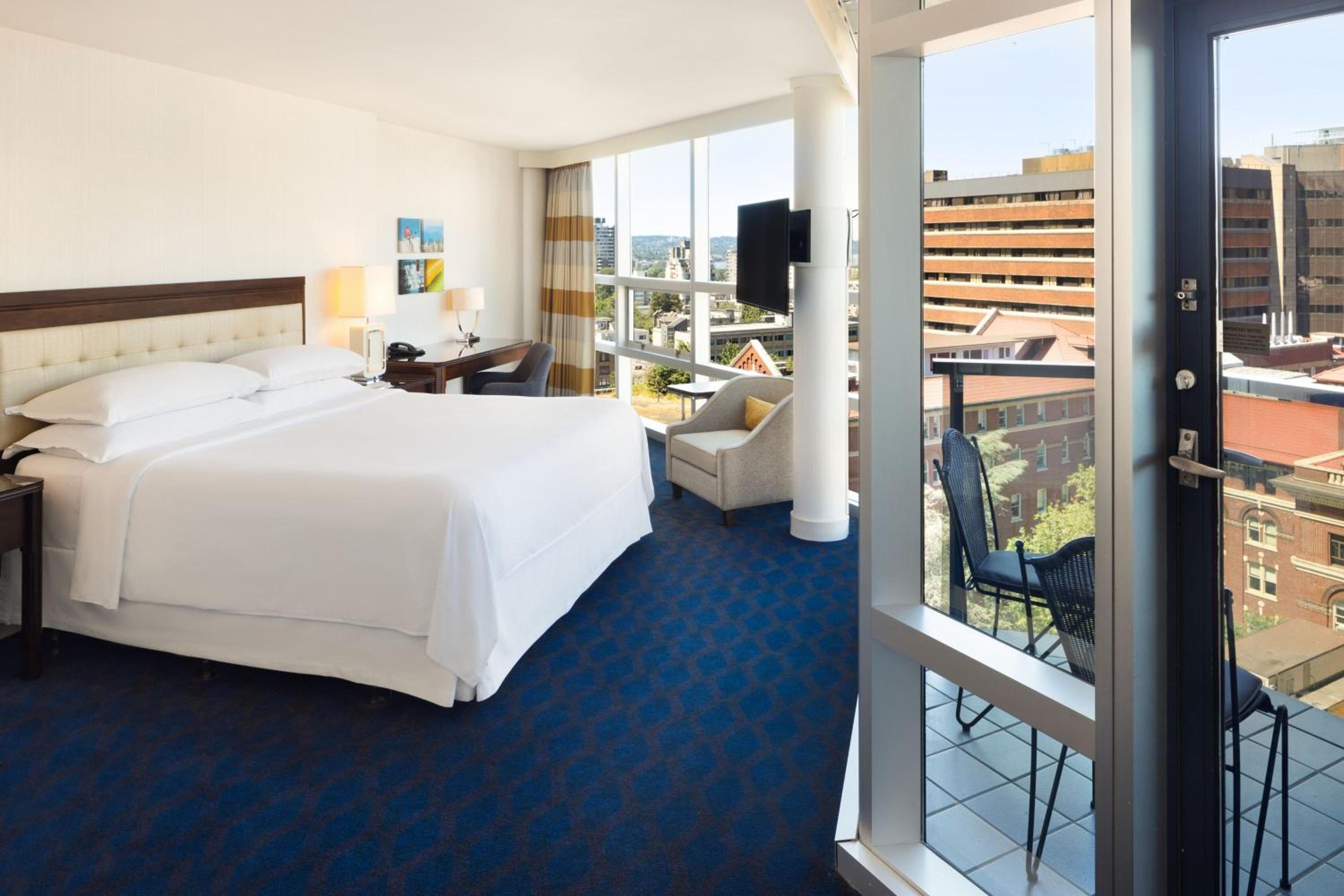 King Room with Balcony - Photo 1