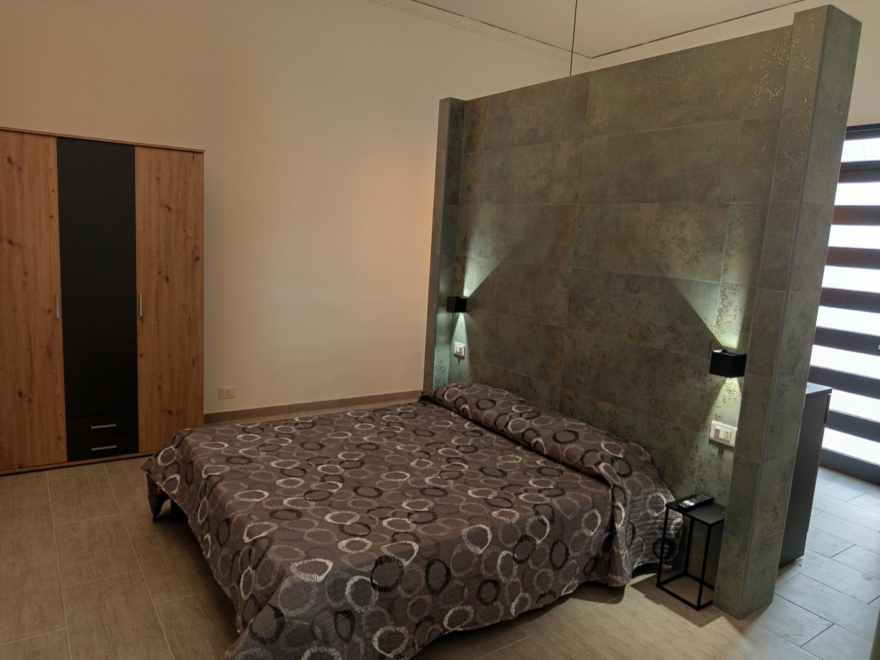One-Bedroom House photo 1