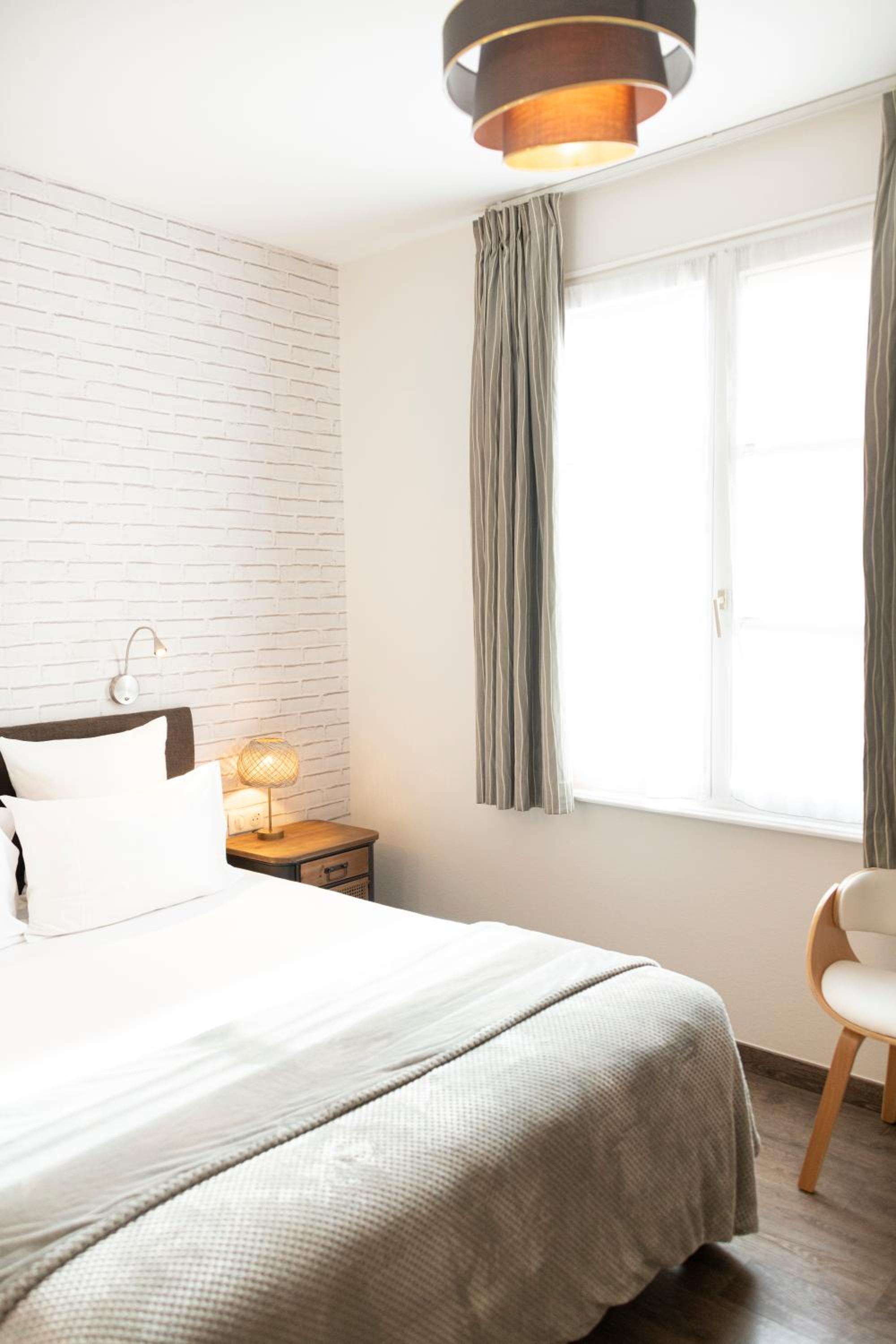Comfort Double Room with Shower or Bath - Photo 3