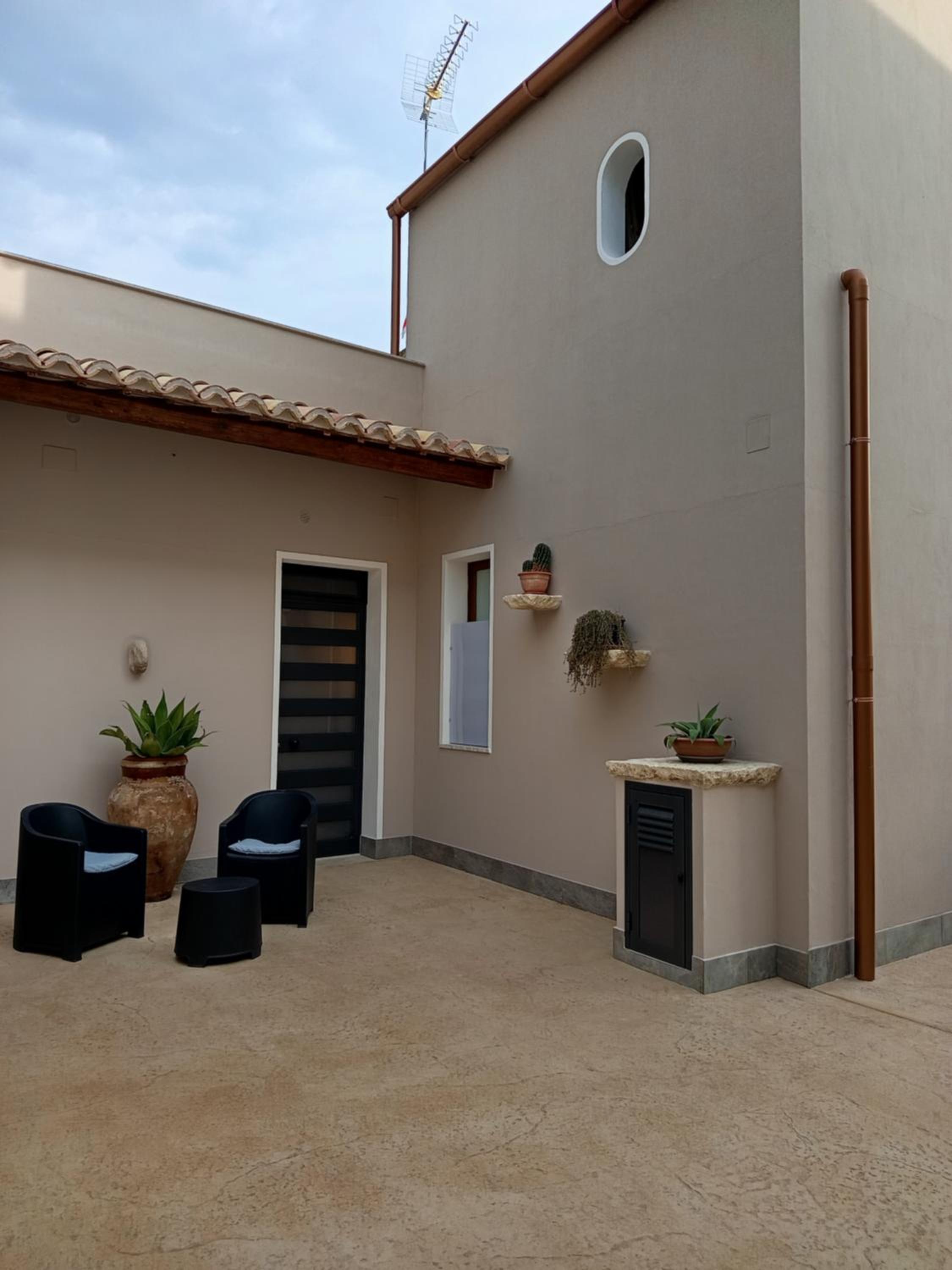 One-Bedroom House photo 2