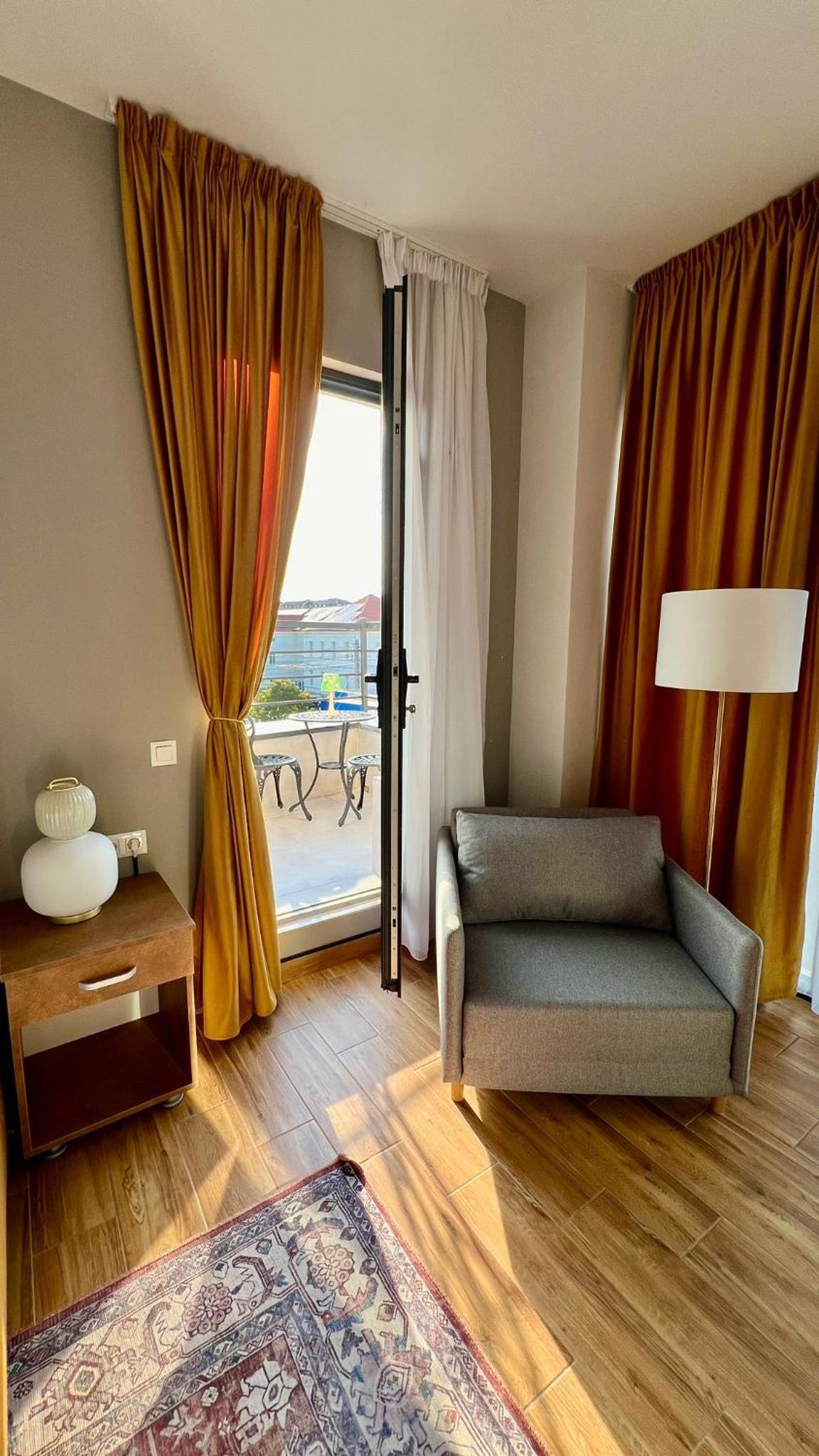 Deluxe Triple Room photo 3