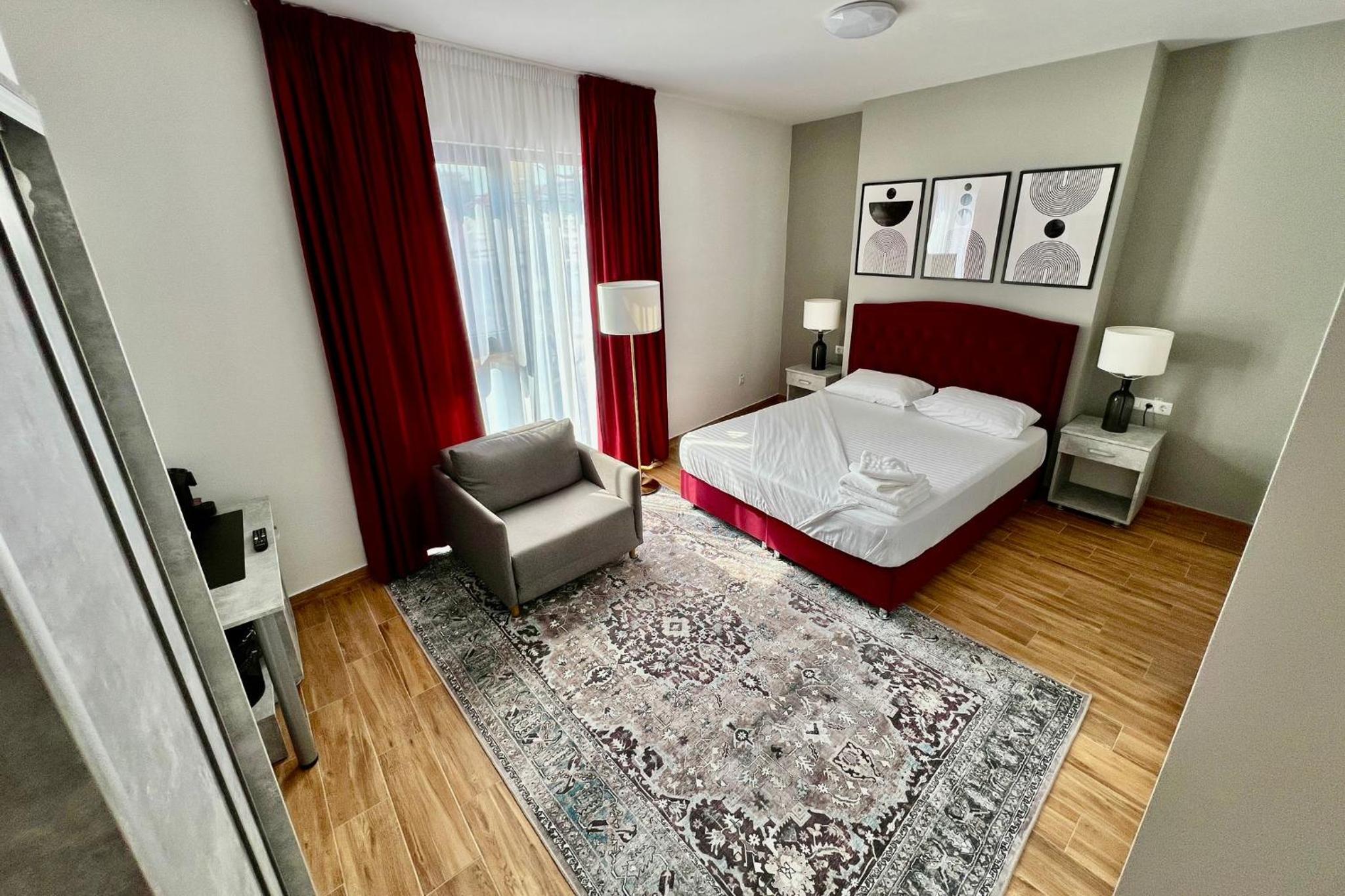 Deluxe Double Room (2 Adults + 1 Child)
