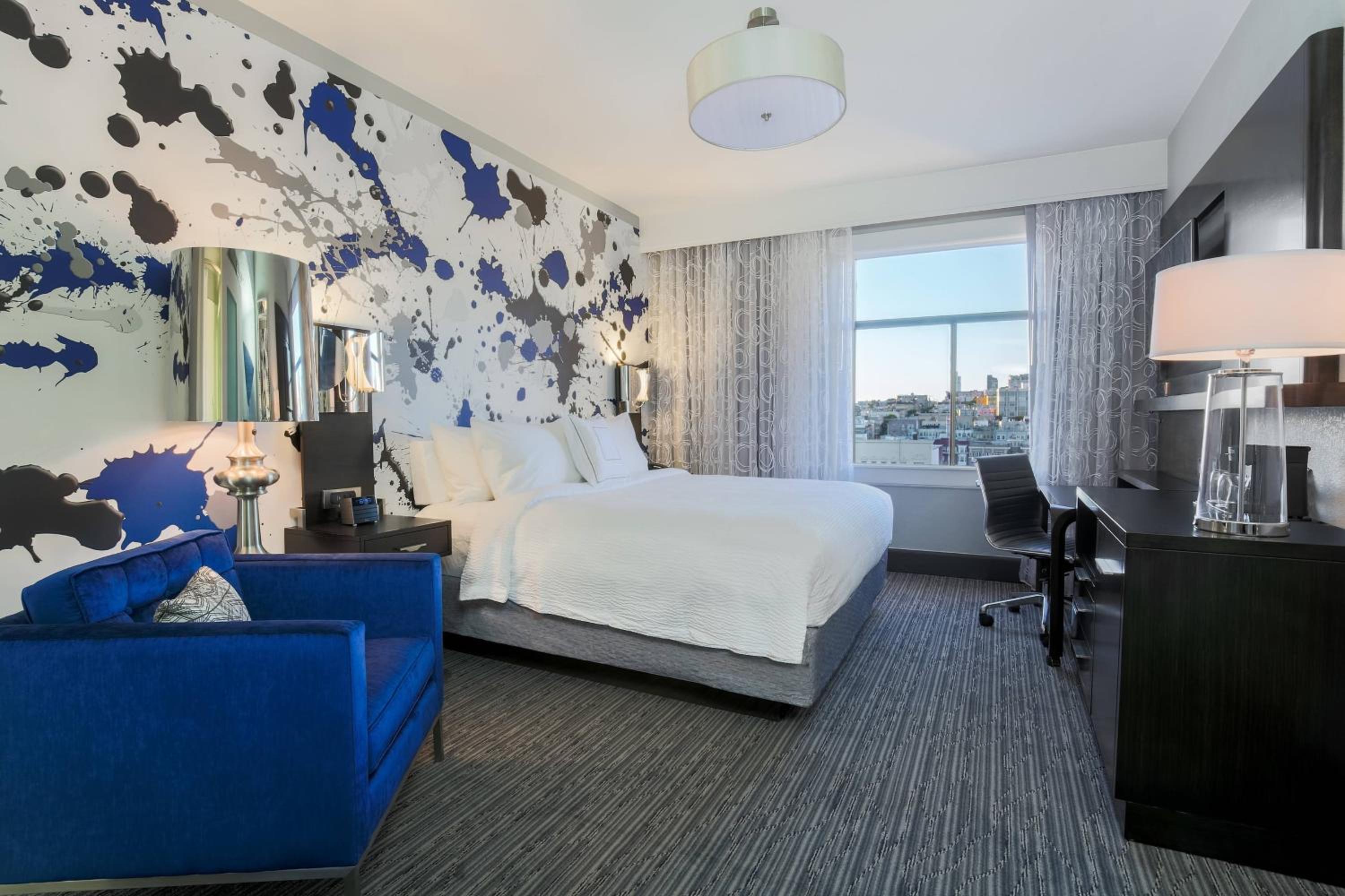 King Room with City View - Photo 1